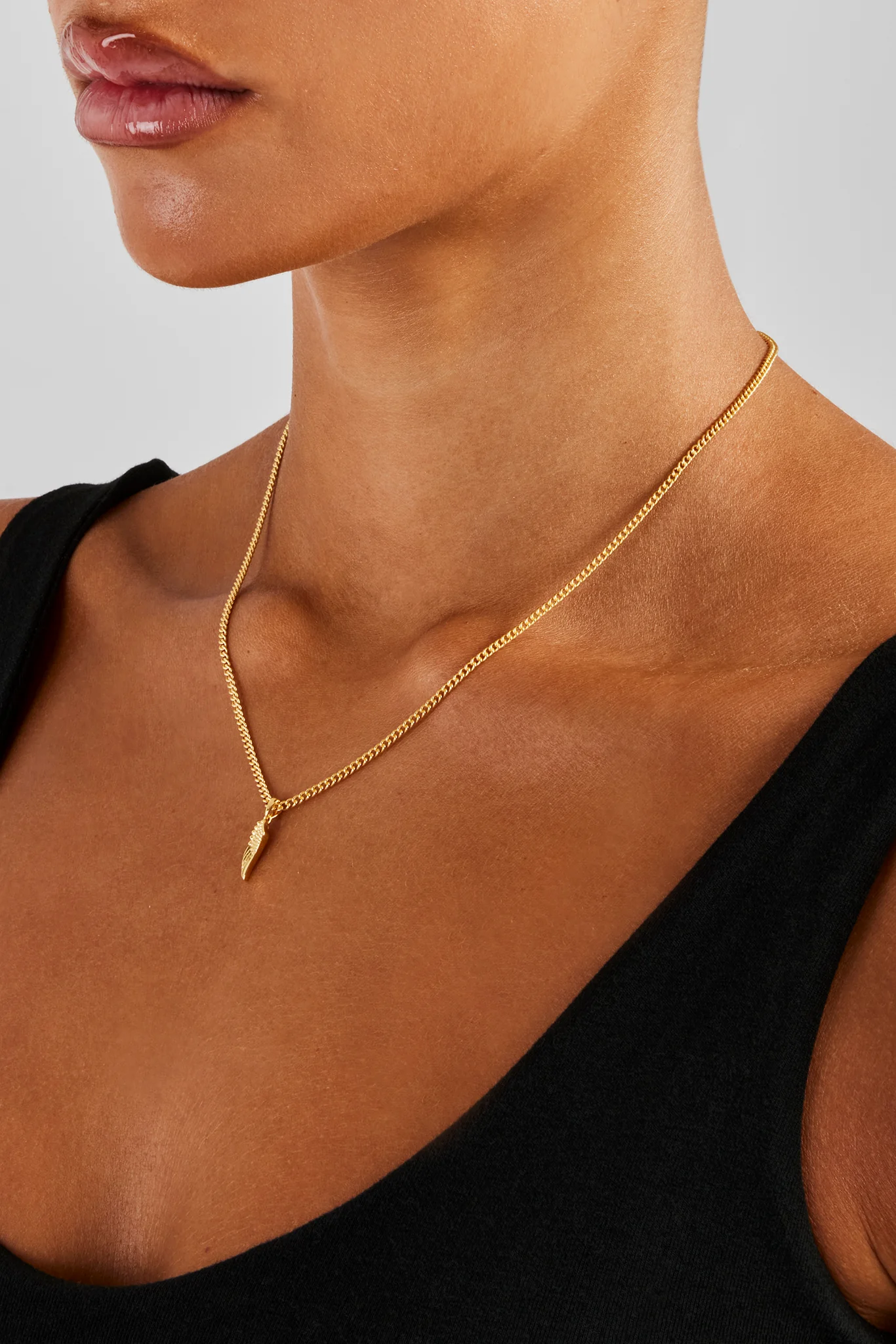 15mm Micro Angel Wing Necklace - Gold - Image 3