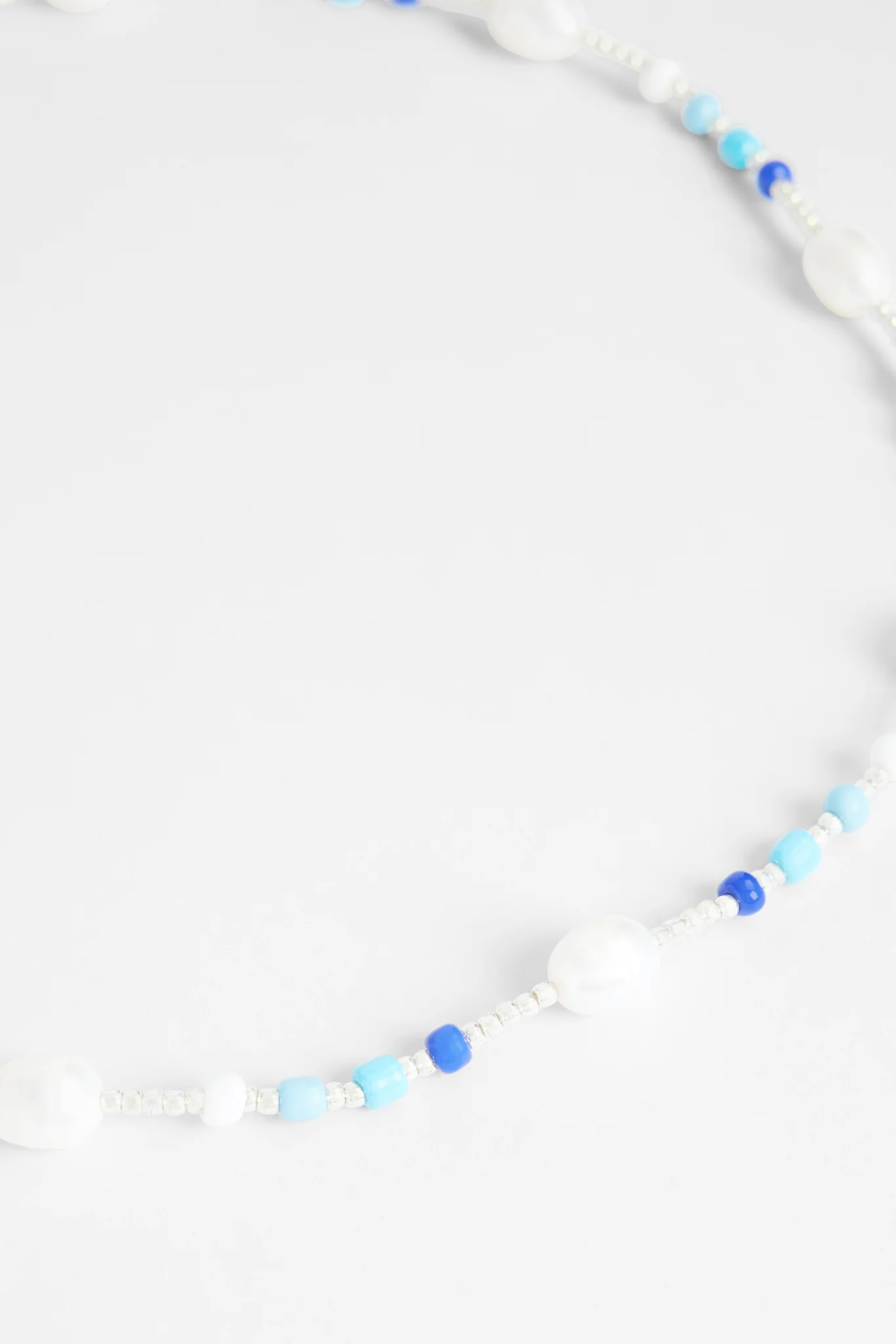 7mm Freshwater Pearl & Blue Bead Necklace - Image 3