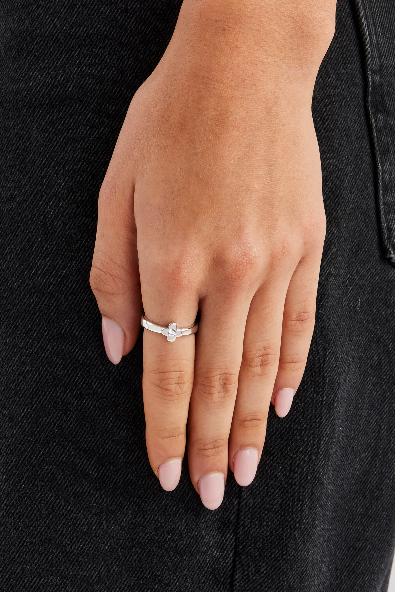 8mm Polished CZ Motif Ring - White - Image 2