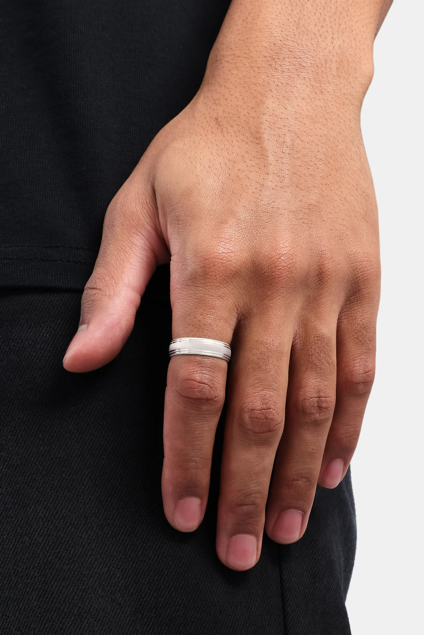 925 4mm Sterling Silver Polished Edge Ring - Image 2
