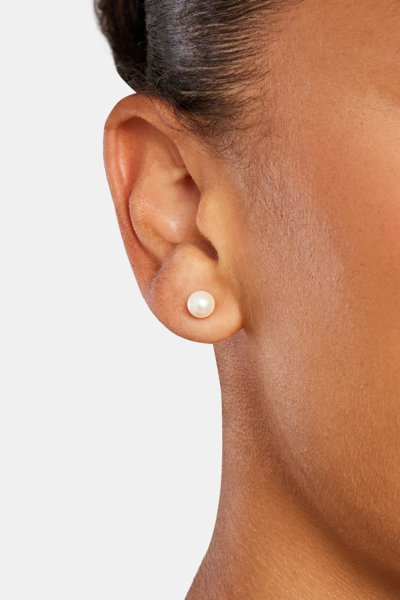 925 6mm Freshwater Pearl Stud Earrings - Image 2