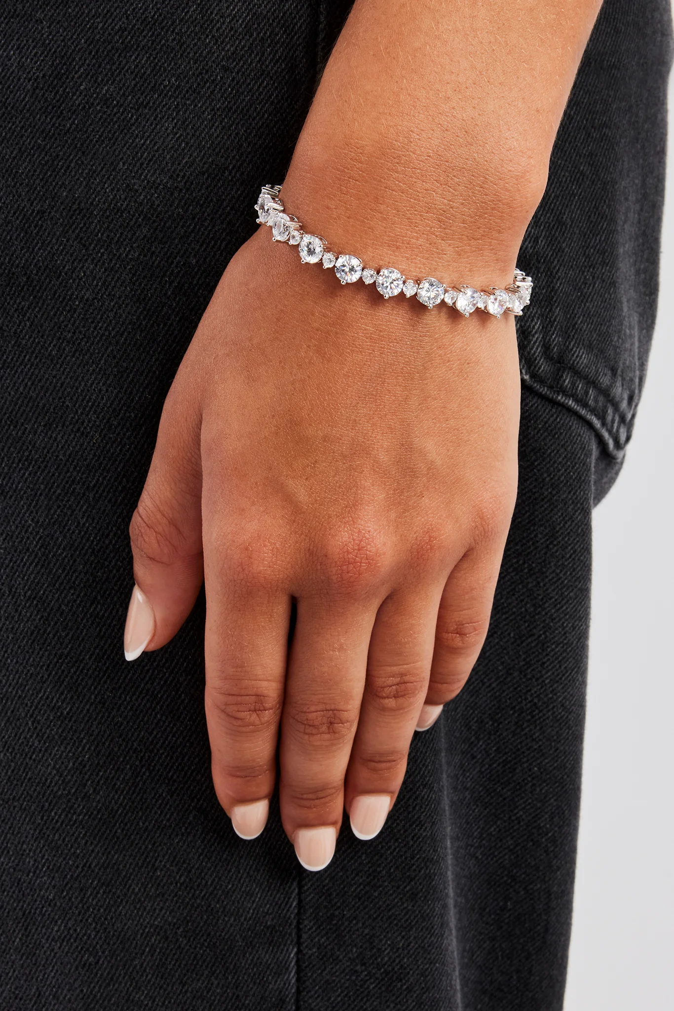 Alternating Round Tennis Bracelet - 6mm - Image 2