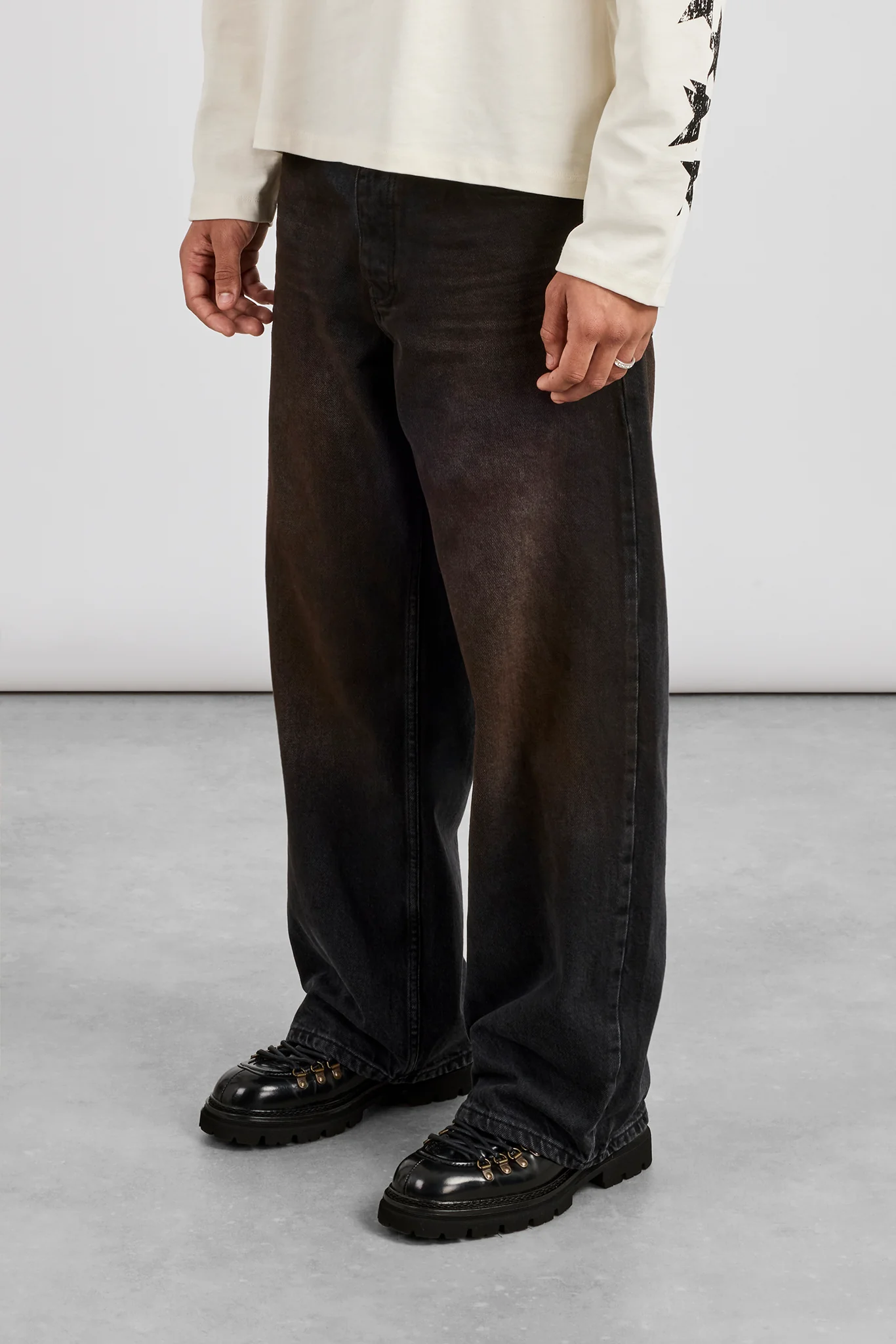 Baggy Fit Dirty Wash Jeans - Black