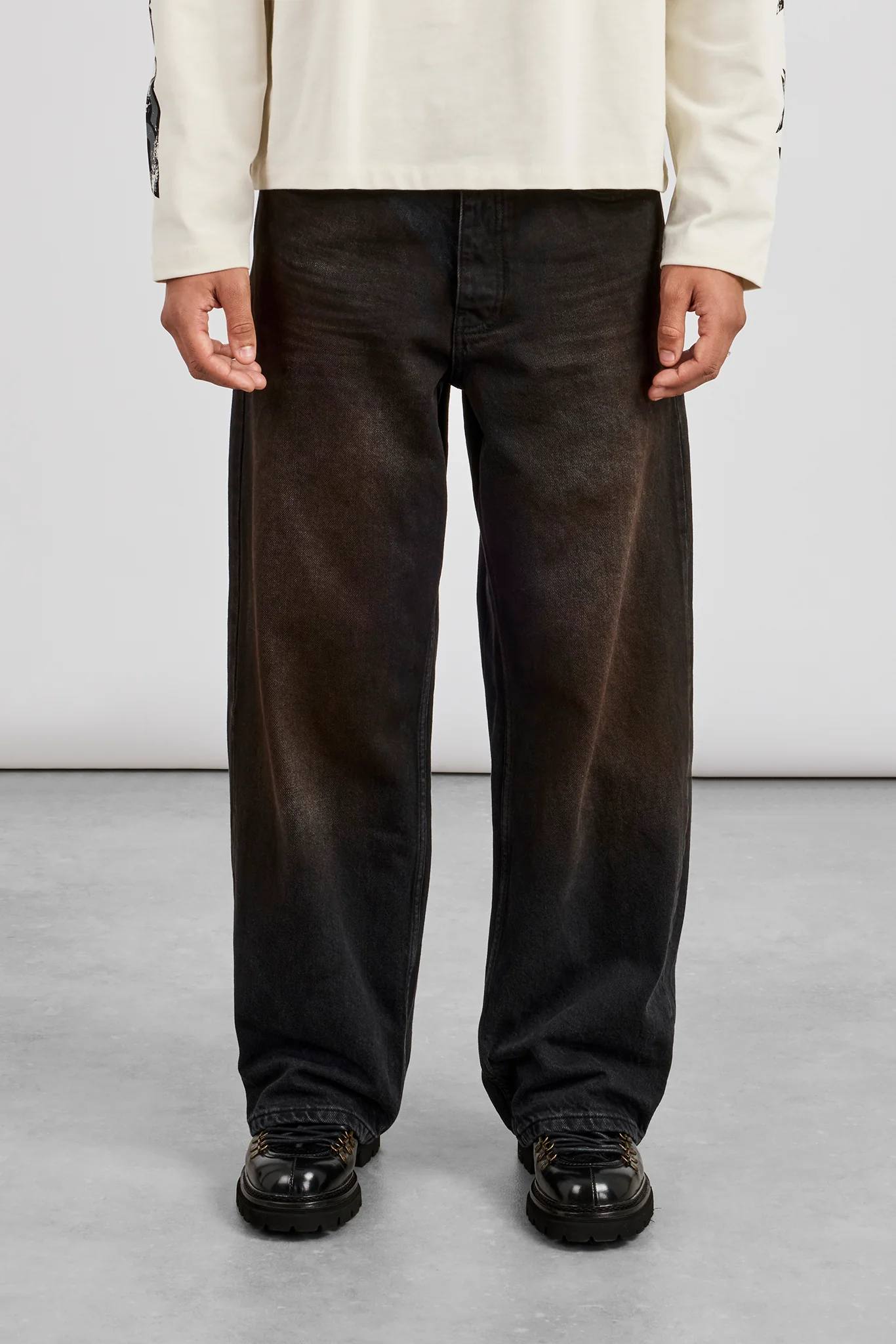 Baggy Fit Dirty Wash Jeans - Black - Image 2