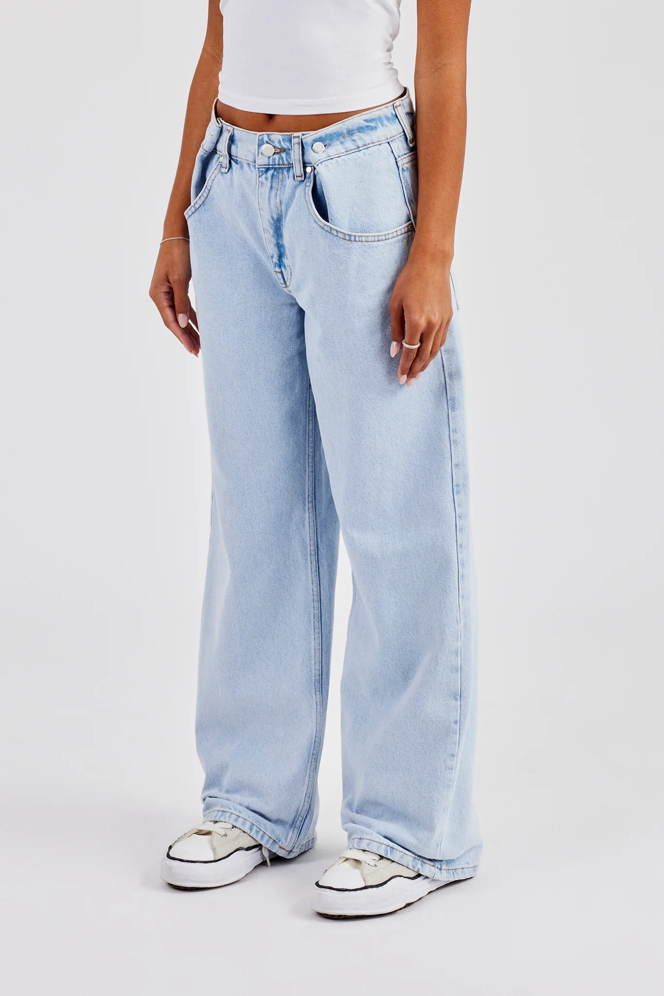 Baggy Fit Button Detail Jeans - Light Blue - Image 4