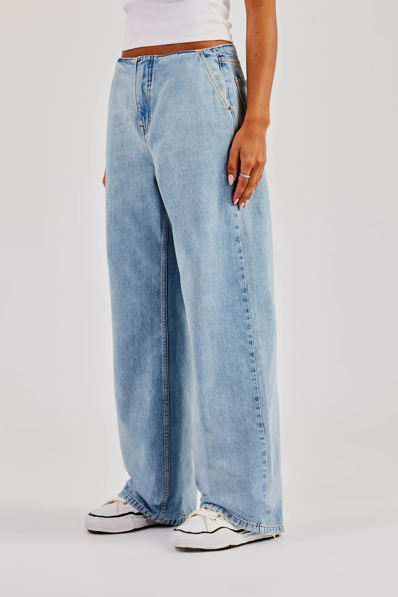 Baggy Jean With Waistband Detail - Bleach Wash - Image 3