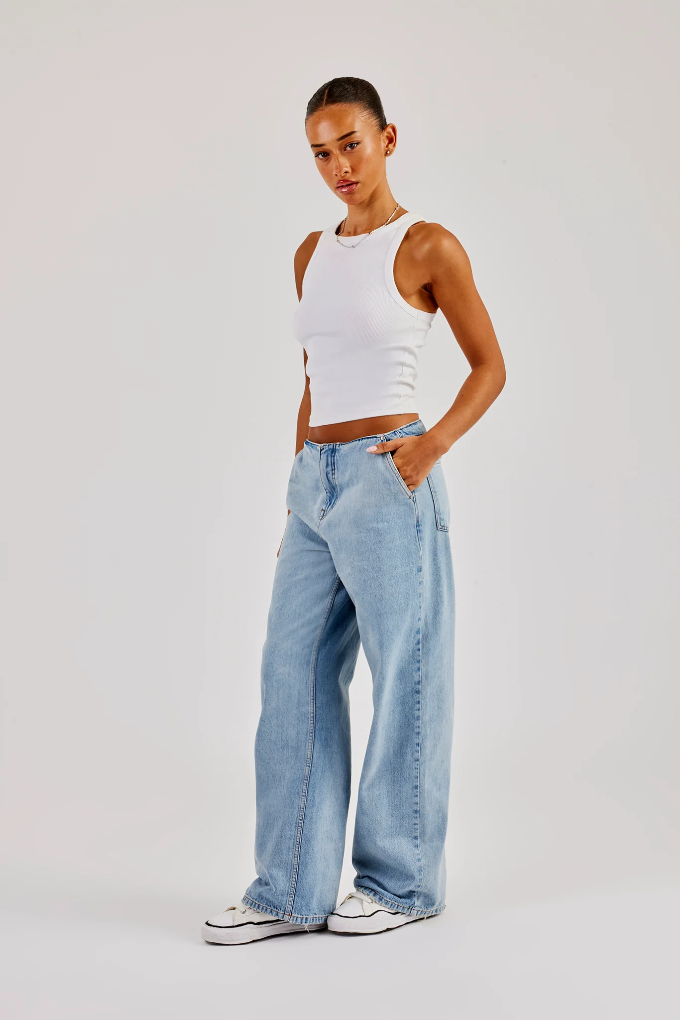 Baggy Jean With Waistband Detail - Bleach Wash - Image 4