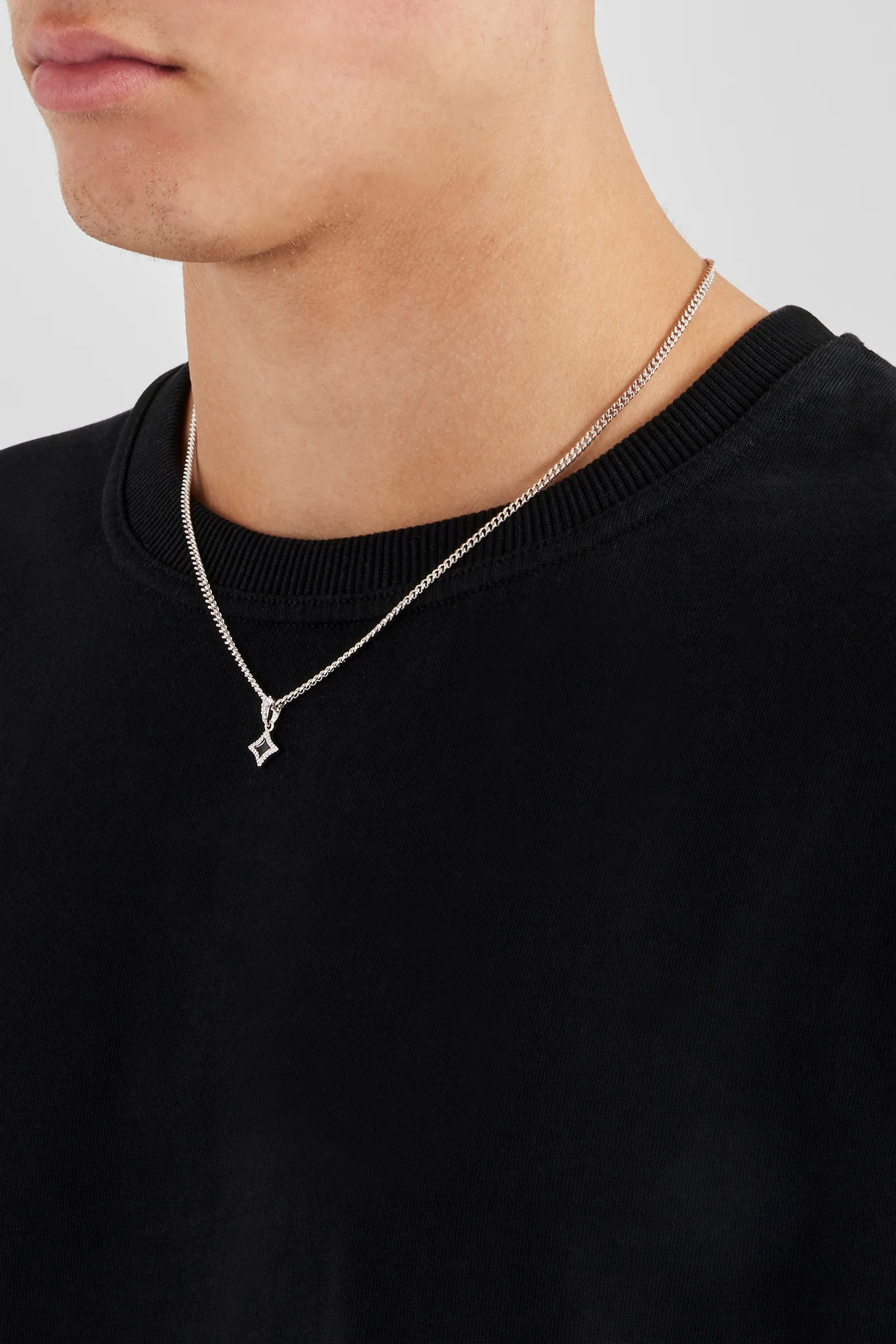 Black Enamel Star Motif Cuban Necklace - 10mm - Image 3