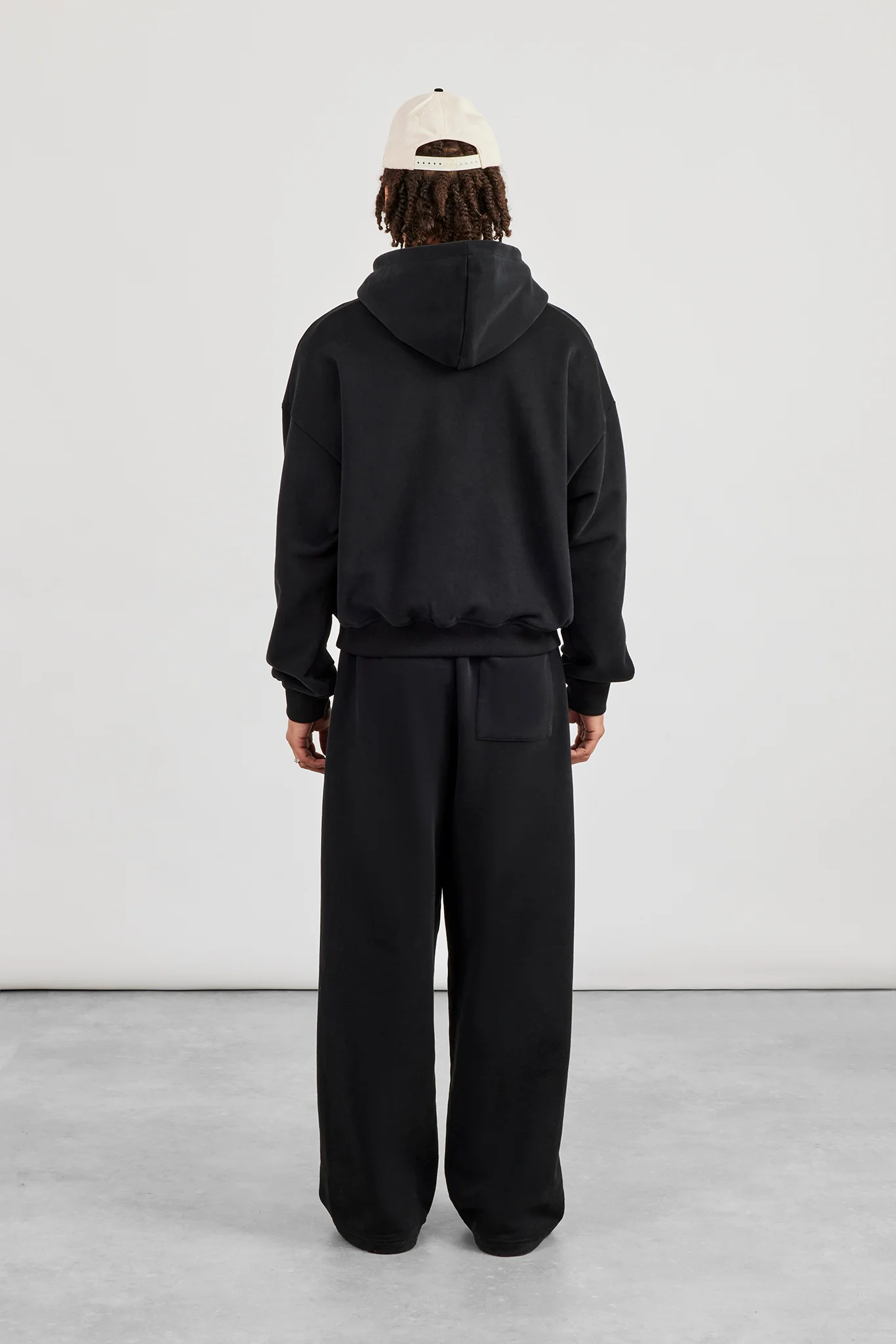Boxy Hoodie & Baggy Fit Jogger - Black - Image 3