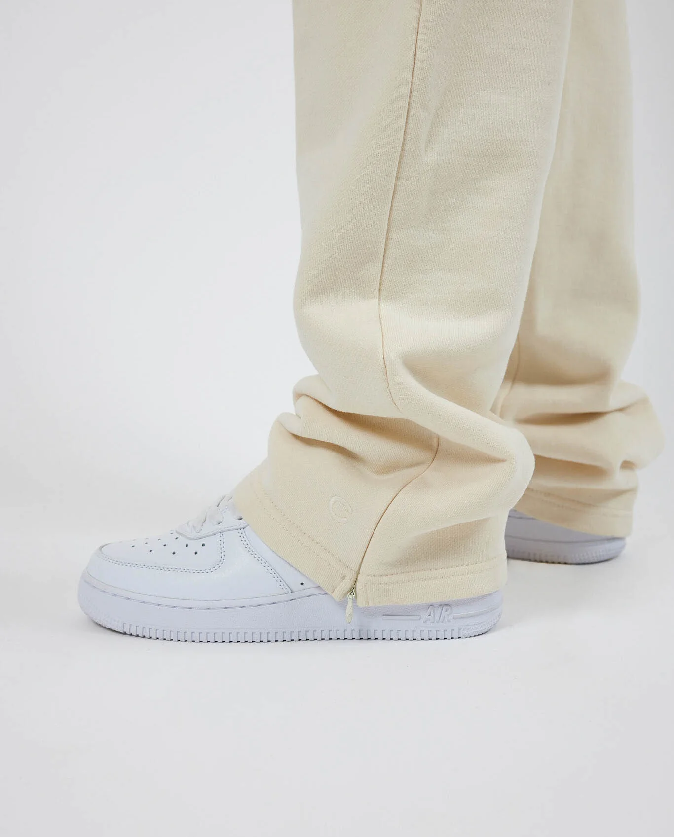 Cernucci Split Hem Jogger - Ecru - Image 3