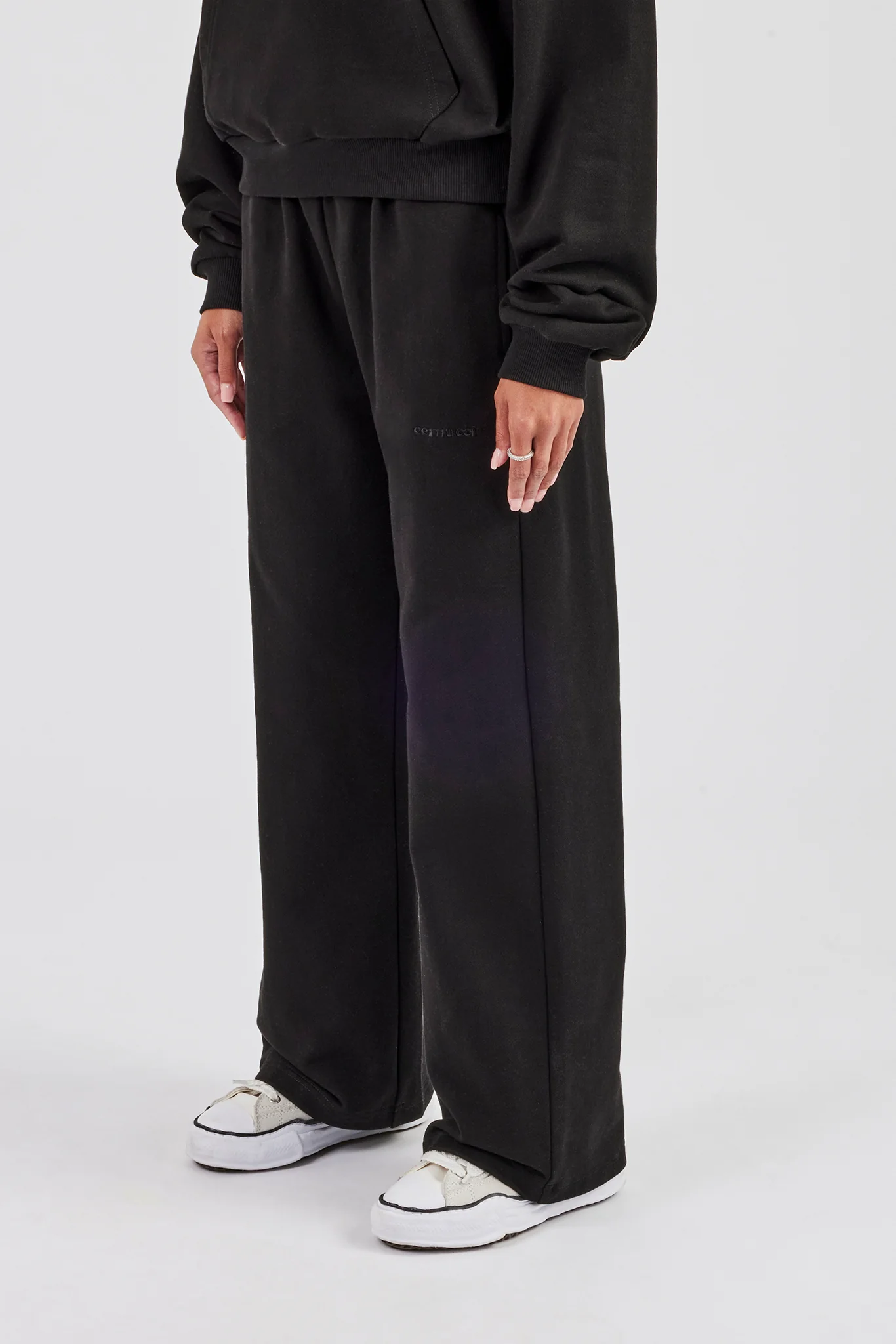 Cernucci Wide Leg Jogger - Black