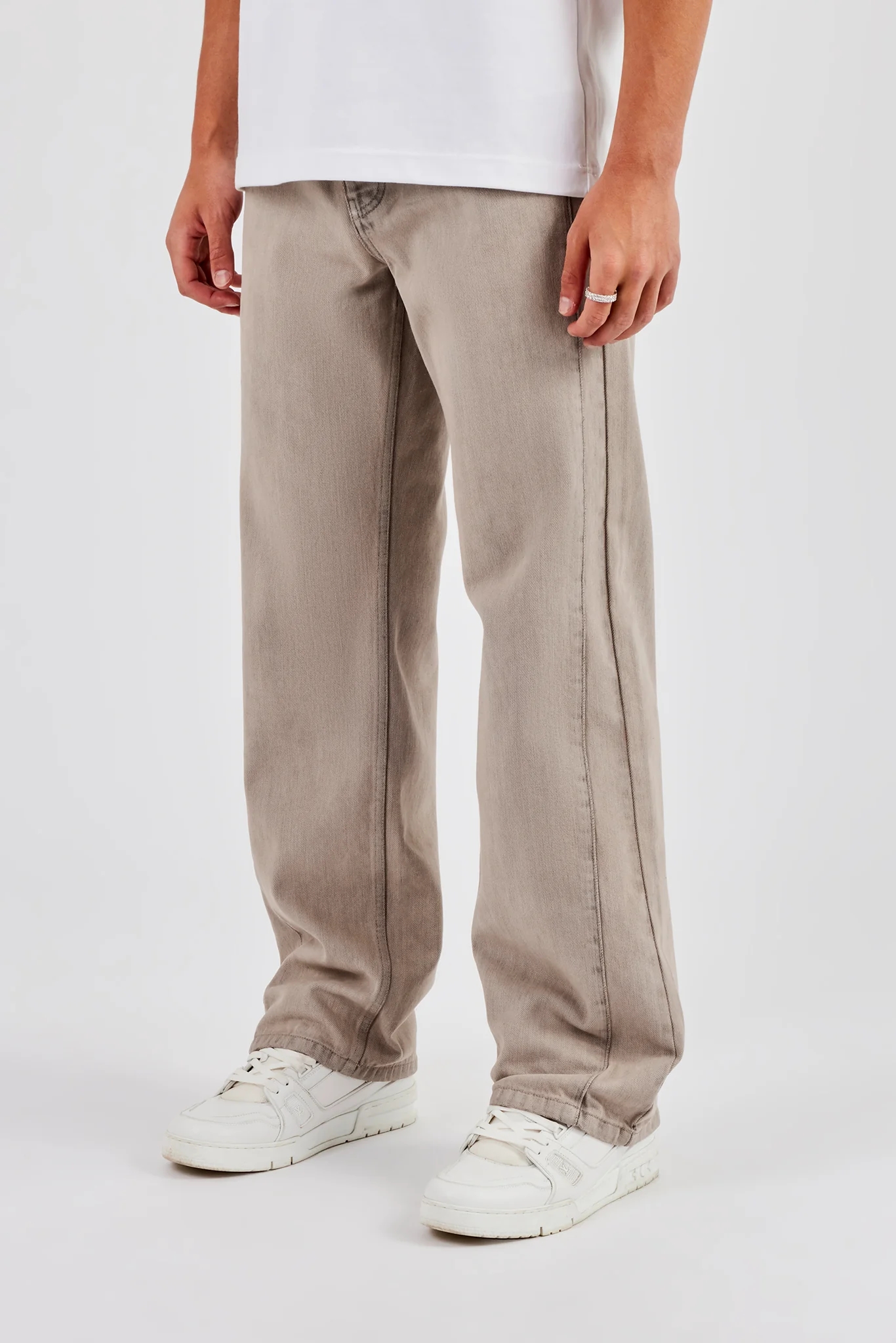 Embossed Relaxed Jean - Washed Stone
