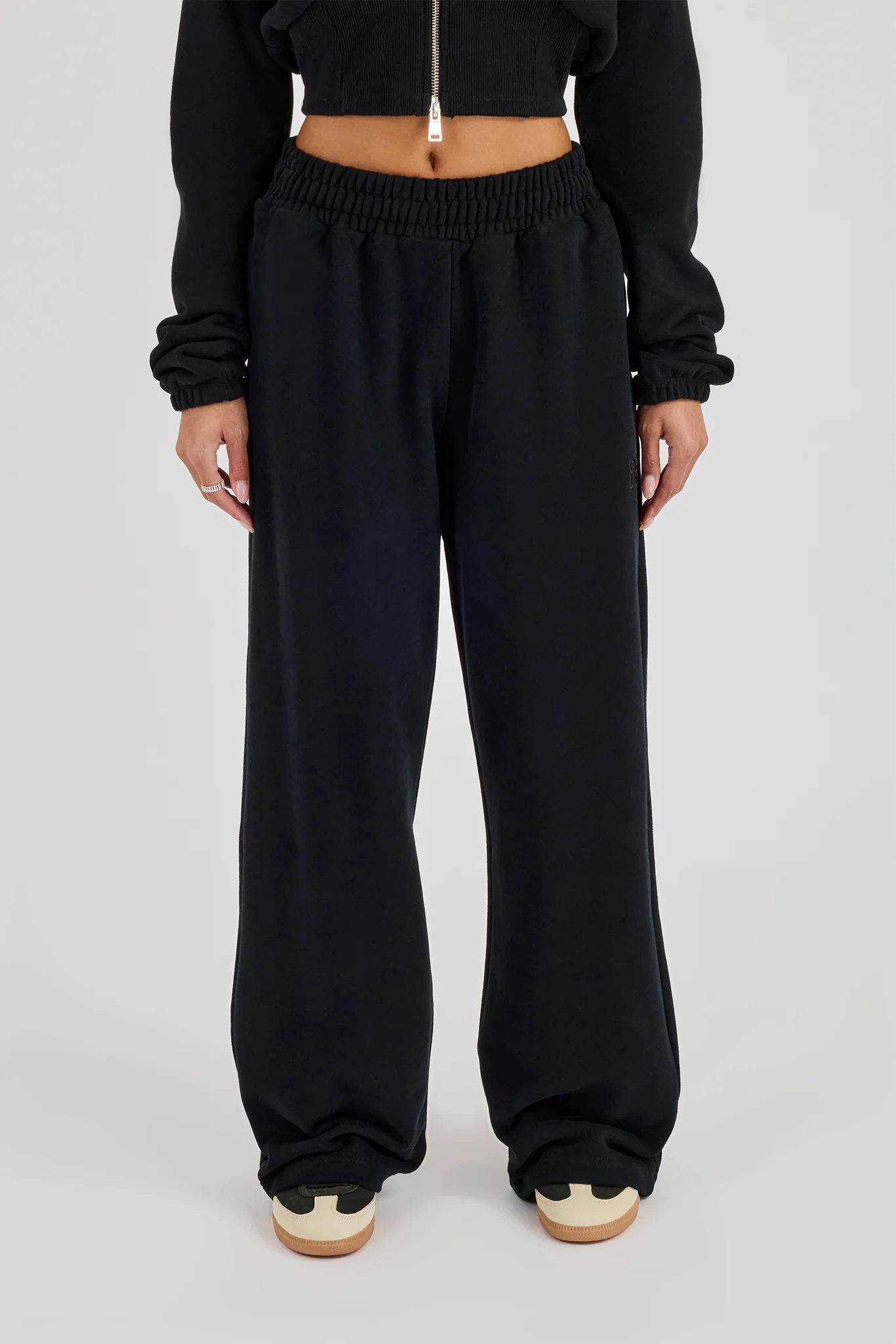 Embroidered Cernucci Wide Leg Jogger - Black - Image 3