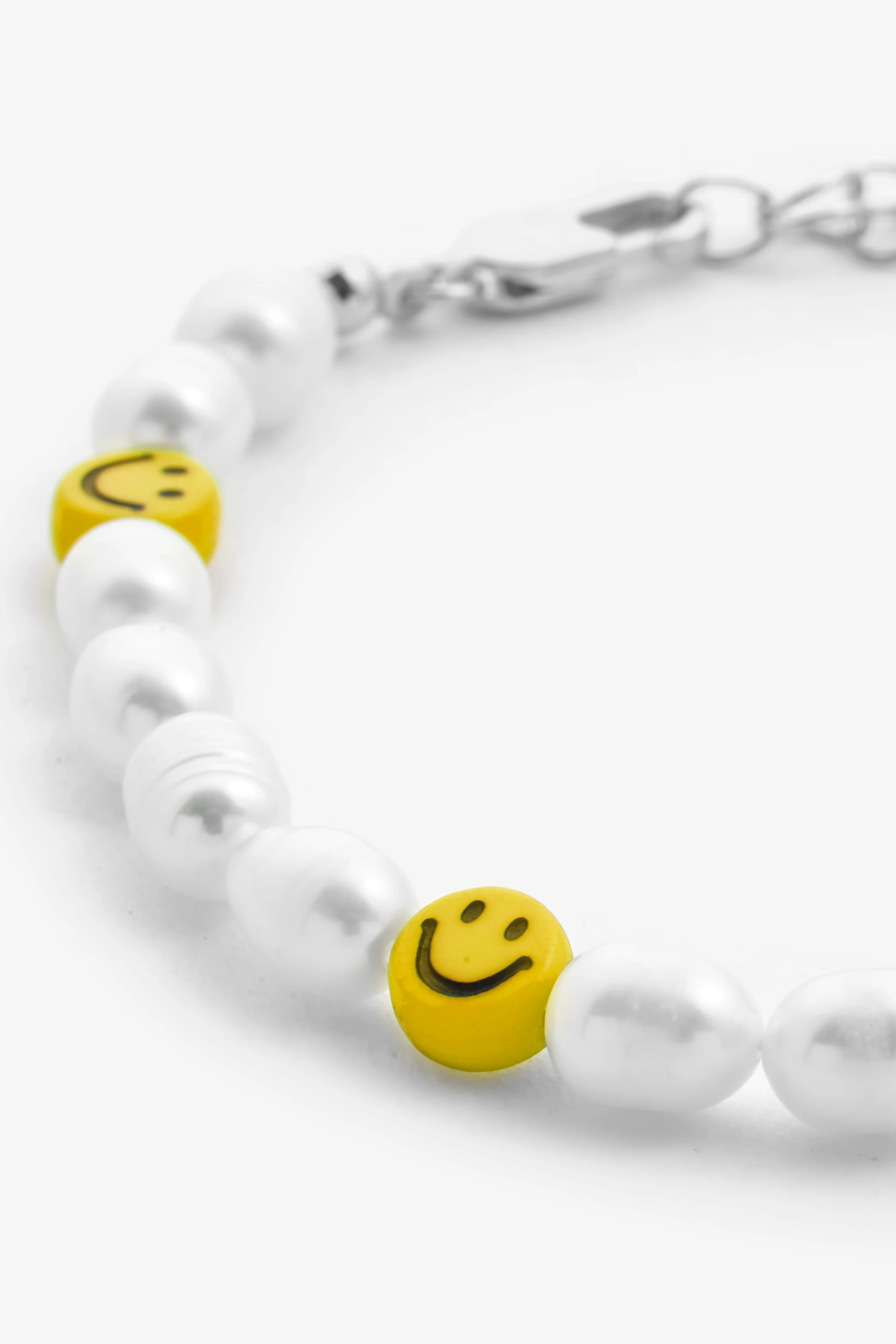 Freshwater Pearl and Yellow Face Motif Bracelet - Image 3