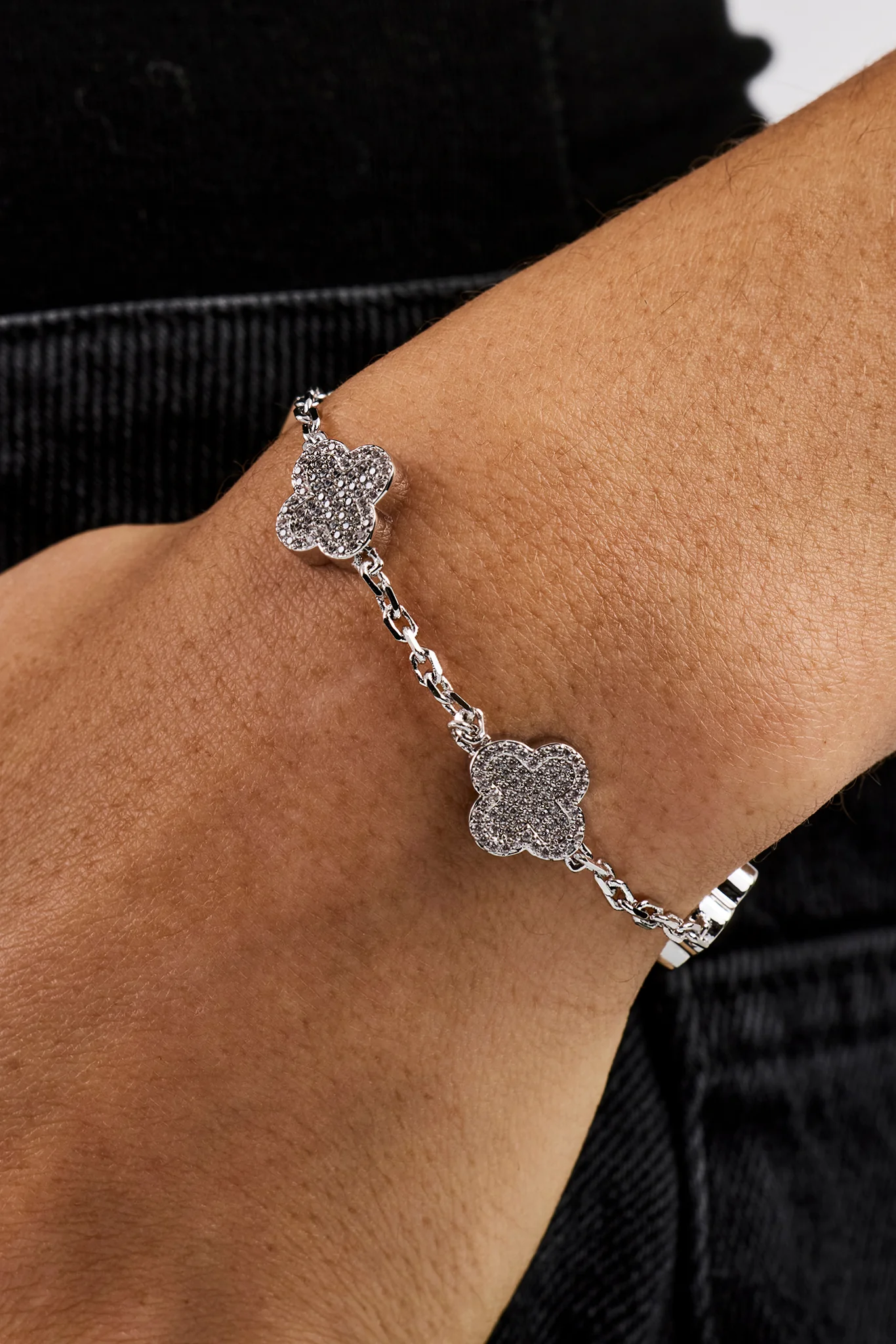 Iced Motif Rolo Link Bracelet - 12mm - White - Image 4