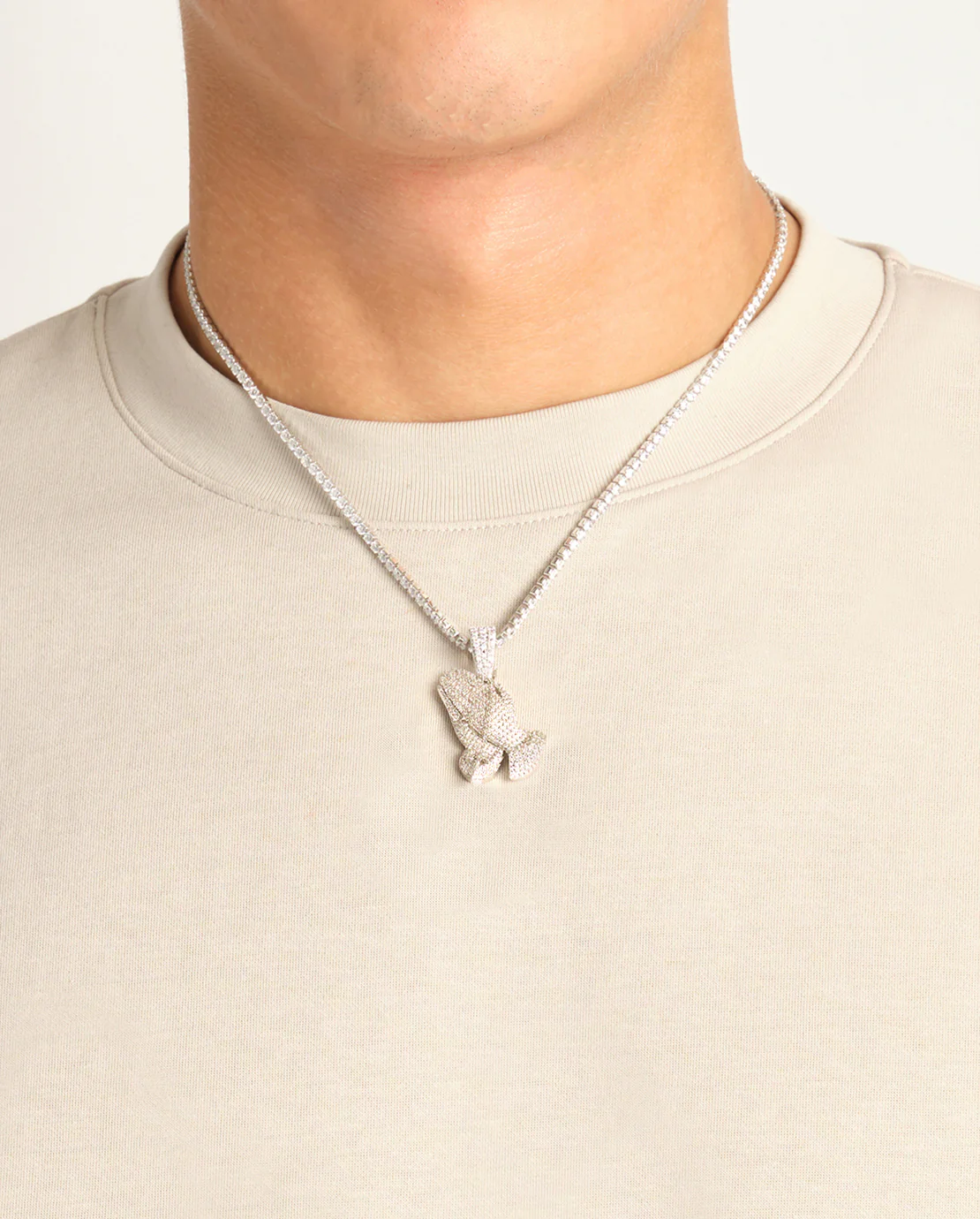 Iced Praying Hands Pendant - Image 5