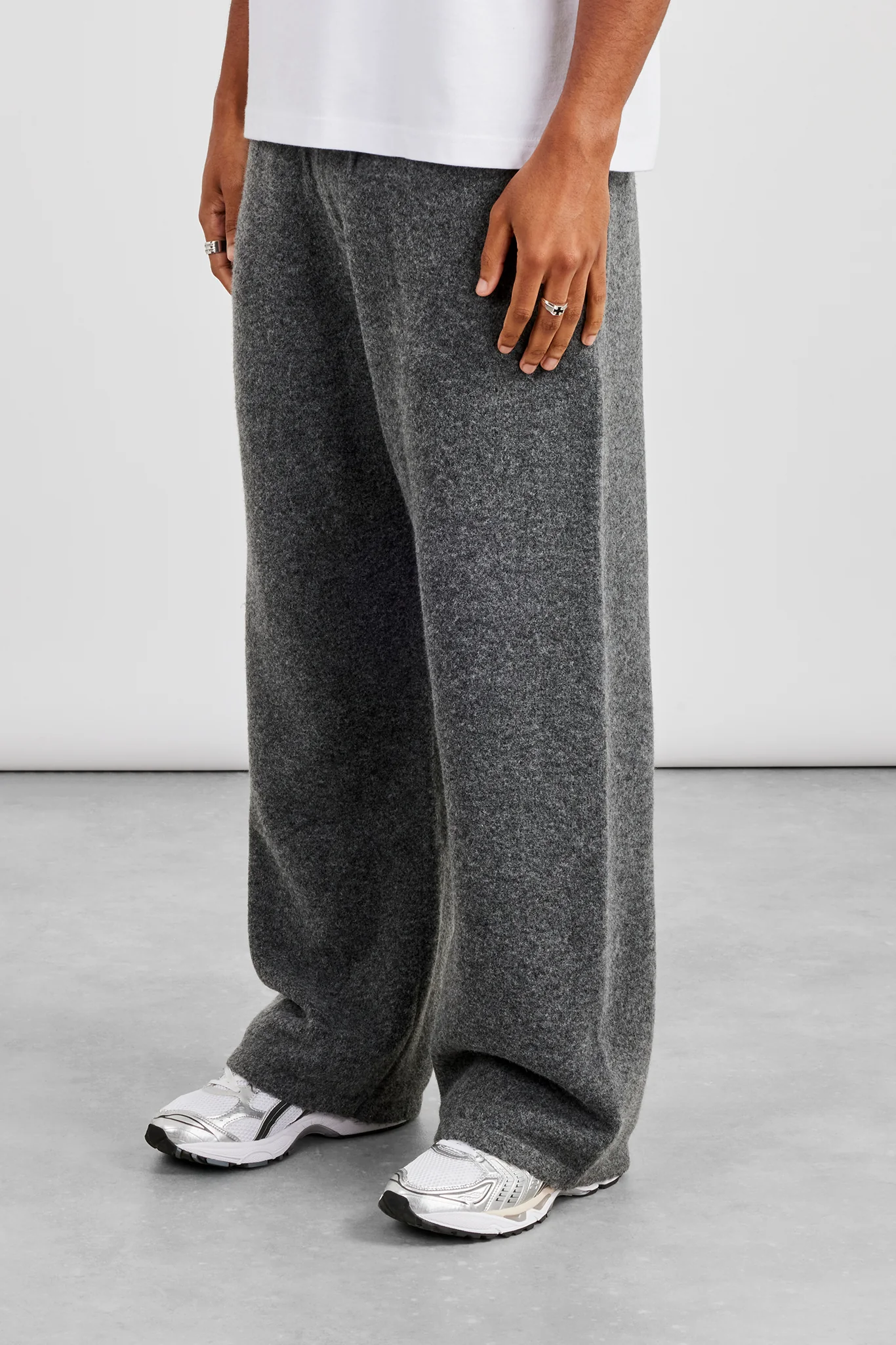 Knitted Relaxed Jogger - Grey - Image 3