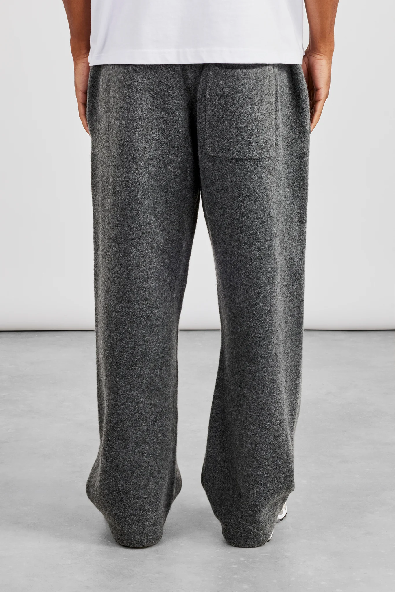 Knitted Relaxed Jogger - Grey - Image 4