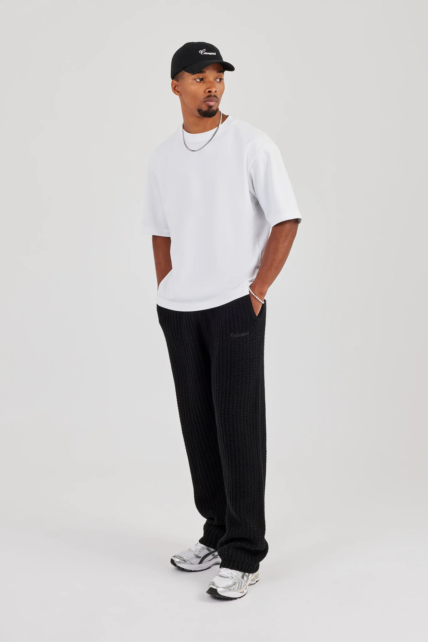 Knitted Relaxed Jogger - Black - Image 2