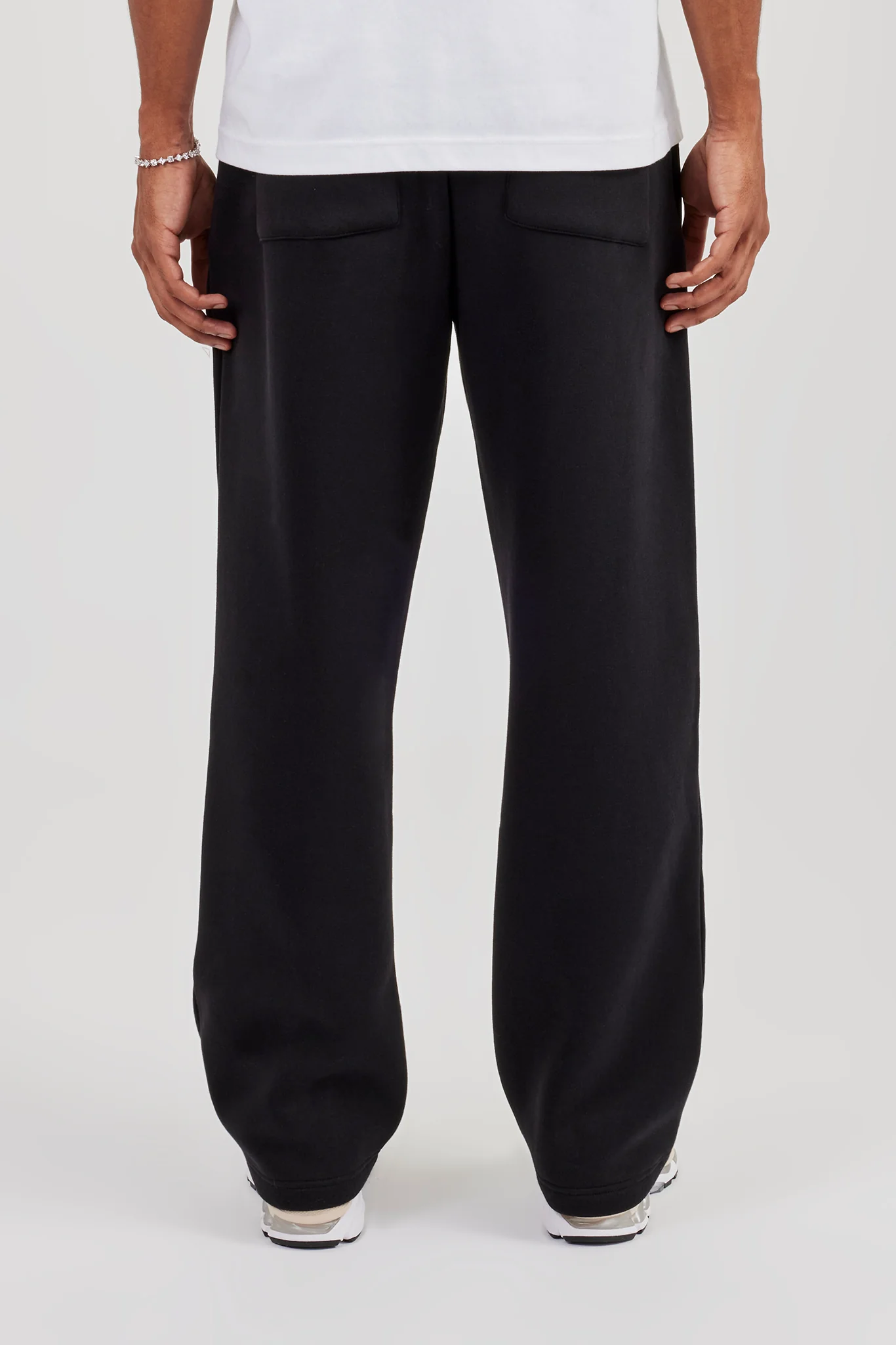 Logo Tab Relaxed Jogger Black - Image 4