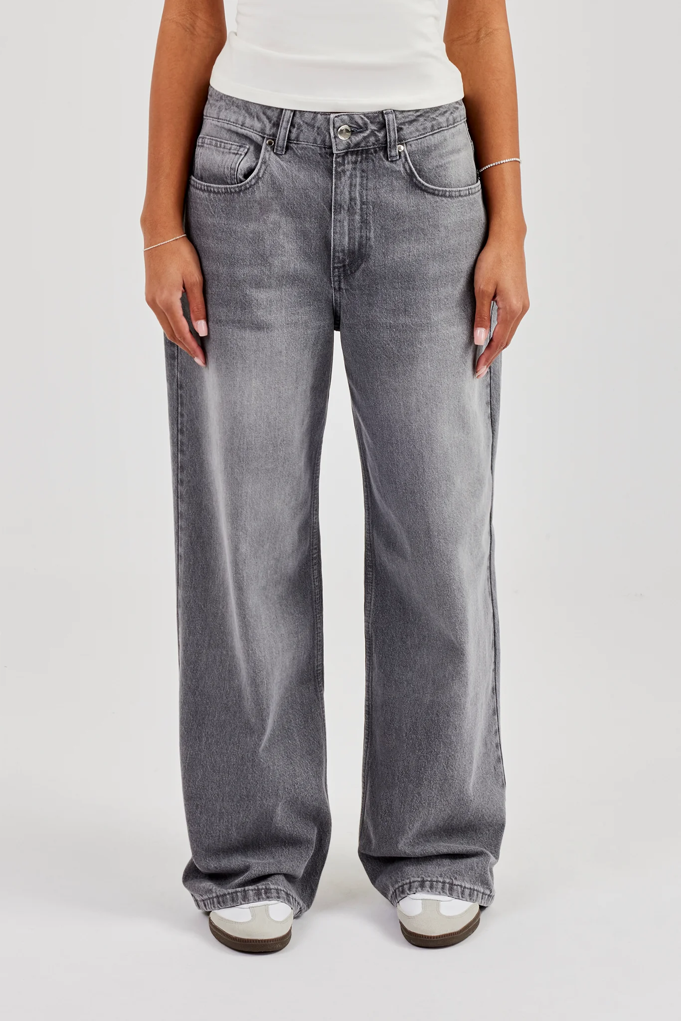 Low Rise Baggy Jean - Washed Grey - Image 2