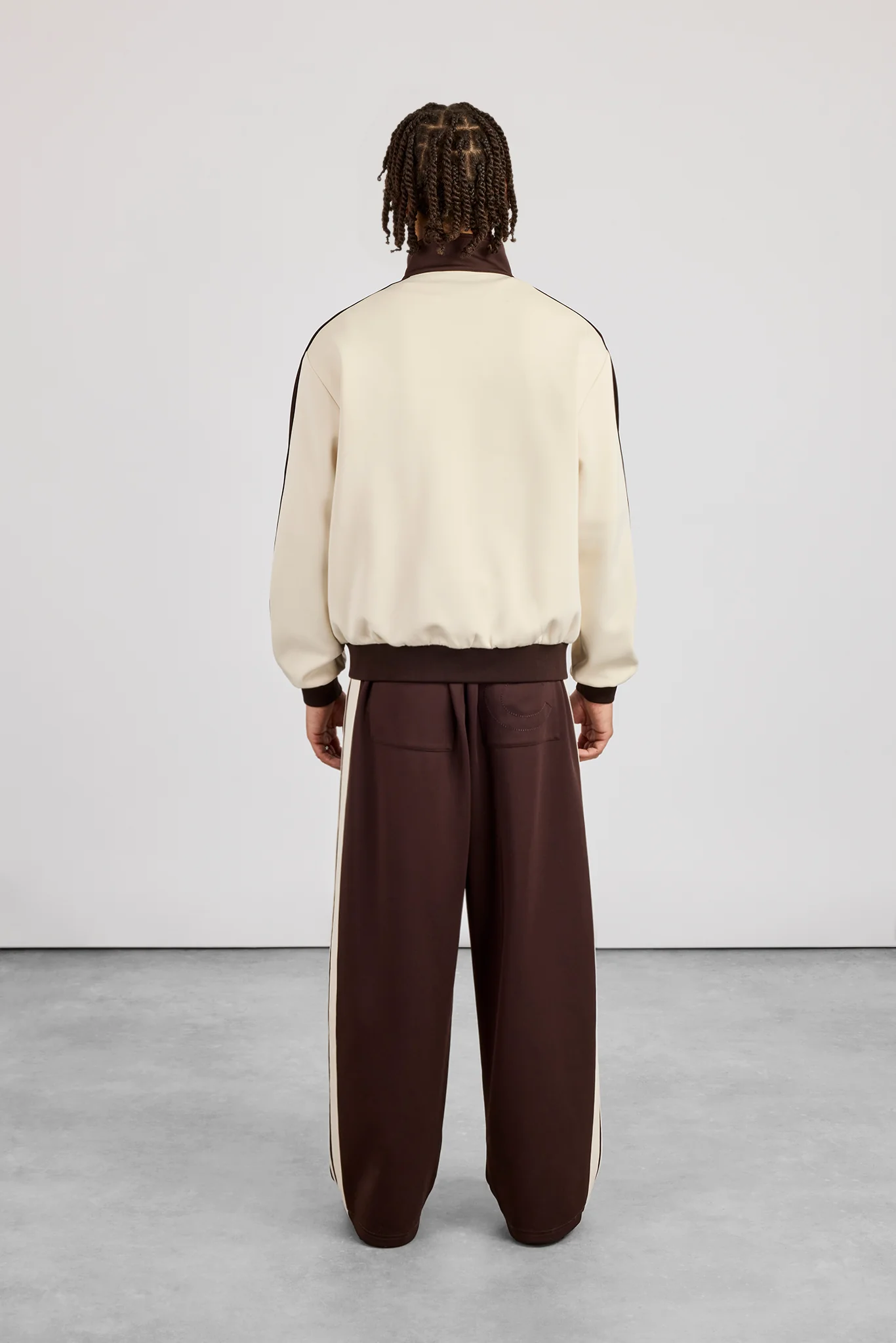 Men's Contrast Detail Track Top & Baggy Track Pant - Off White / Chocolate - Image 4