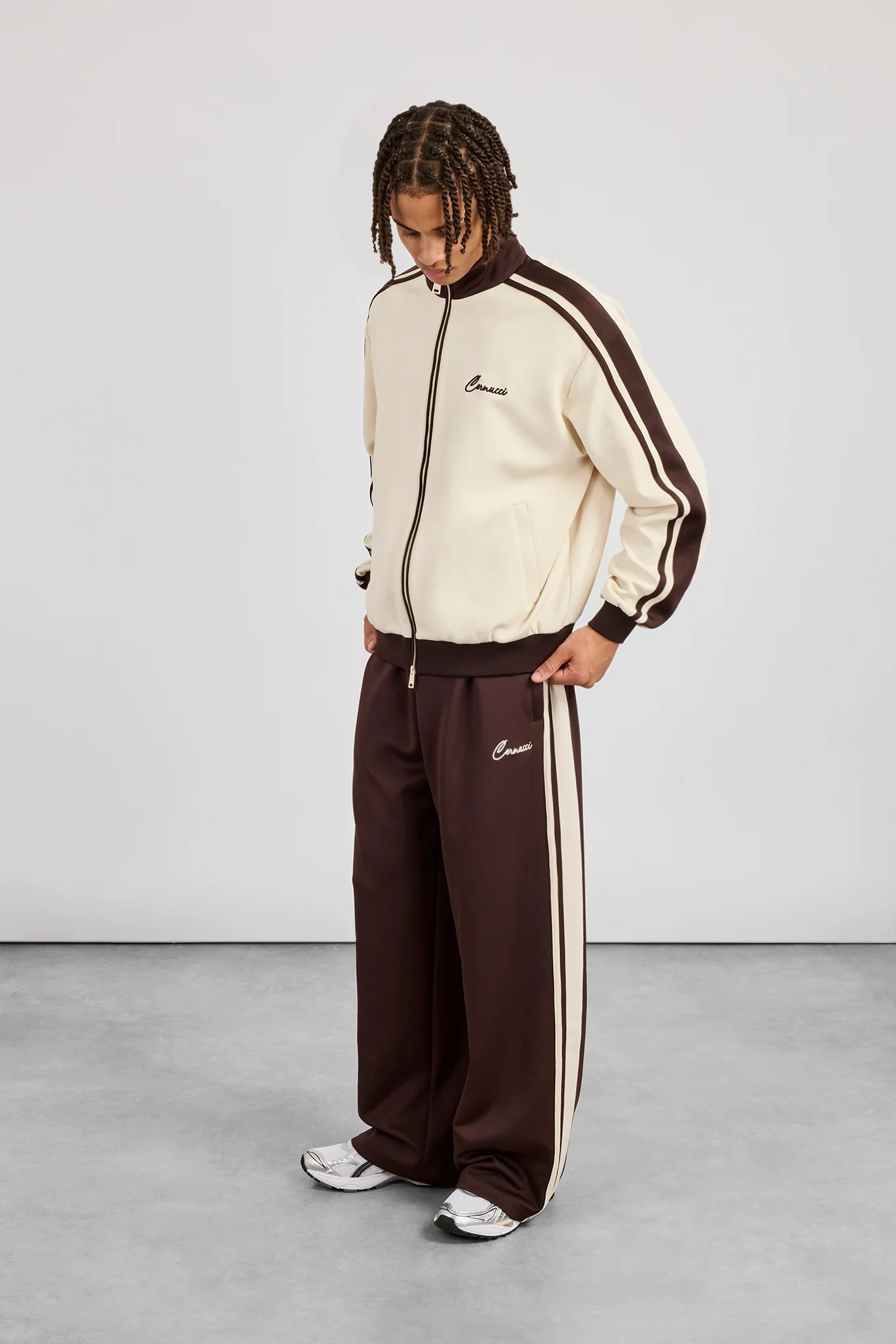 Mens Contrast Detail Baggy Track Pant - Chocolate - Image 2