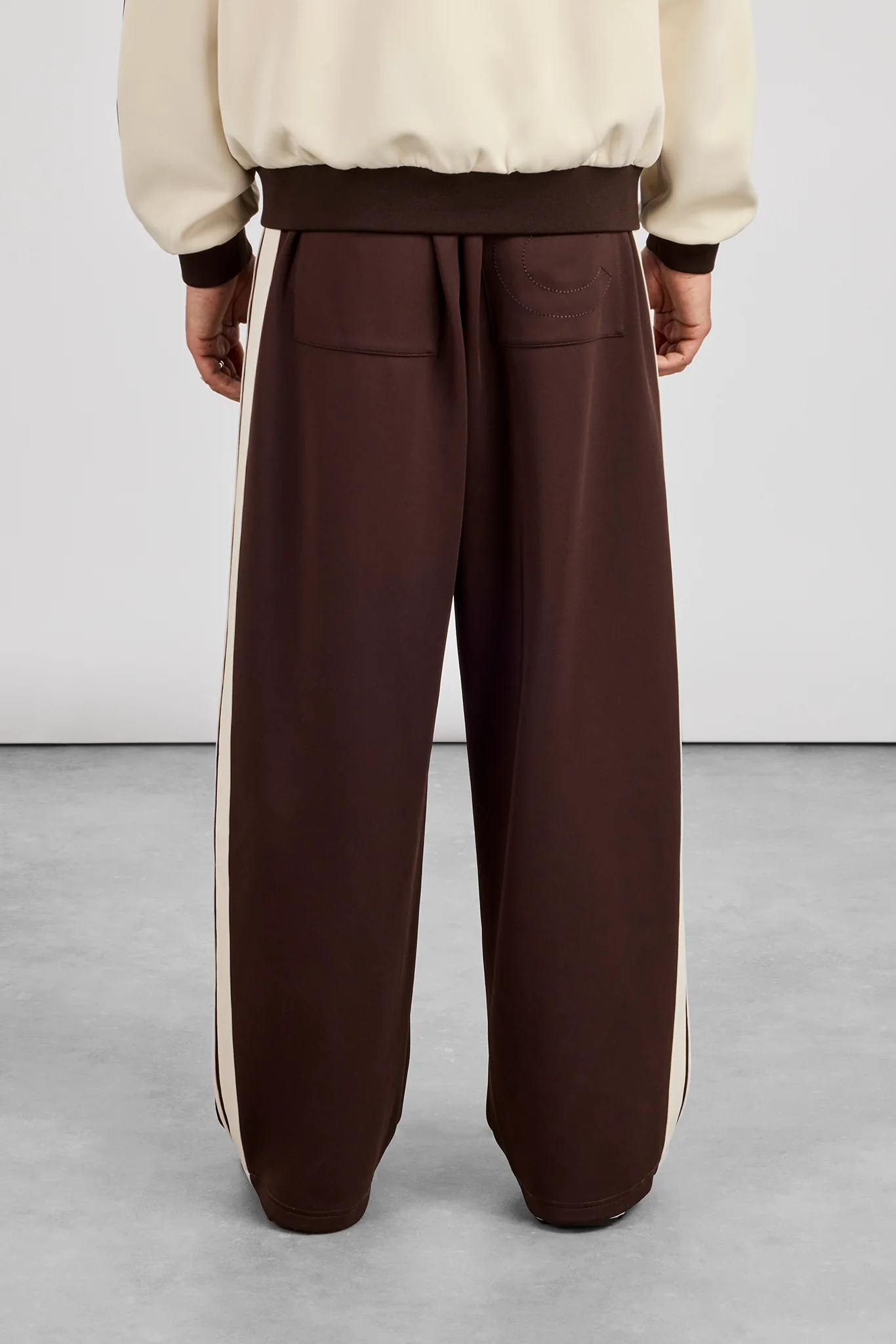Mens Contrast Detail Baggy Track Pant - Chocolate - Image 4