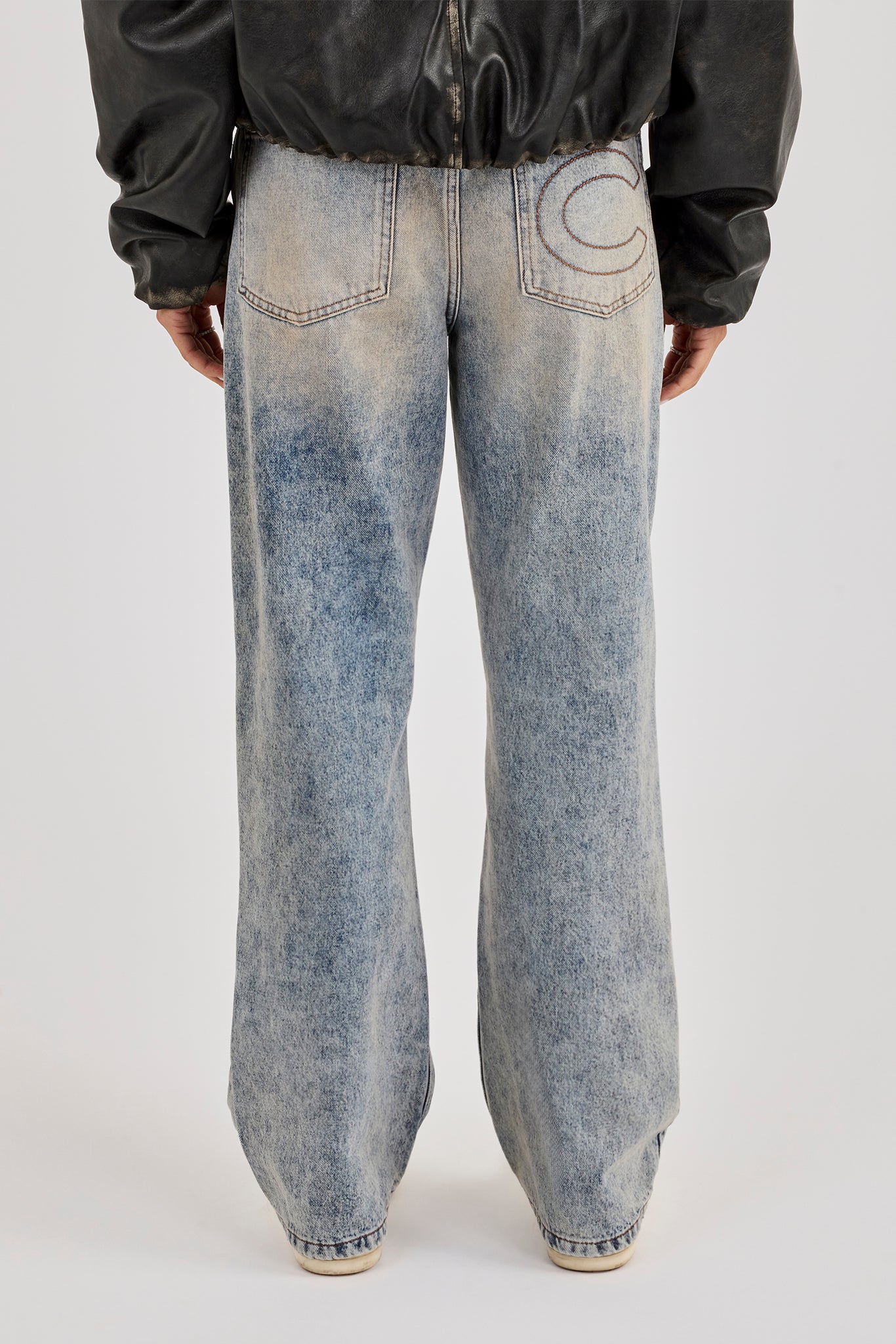 Mid Rise Relaxed Low Waistbandless Jean - Antique Wash - Image 4