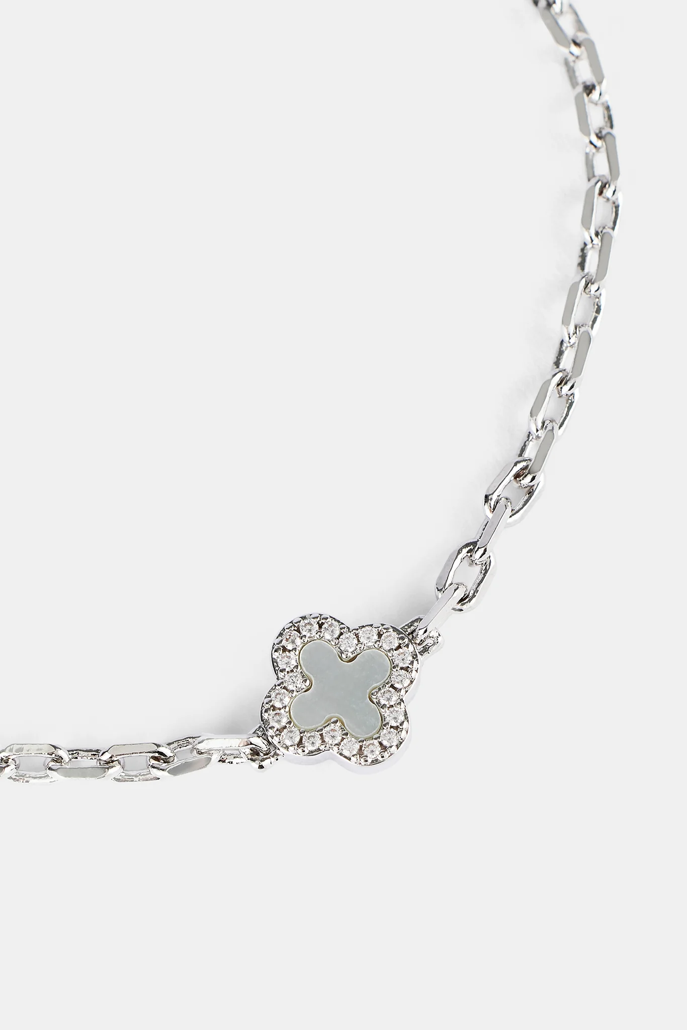 Mother Of Pearl Motif Rolo Bracelet - 8mm - White - Image 3
