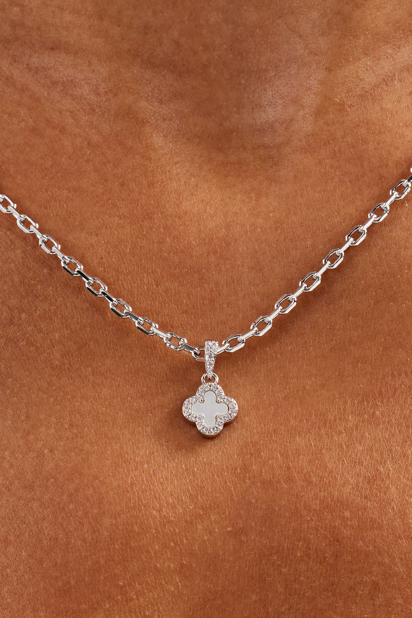 Mother Of Pearl Motif Rolo Necklace - 8mm - White