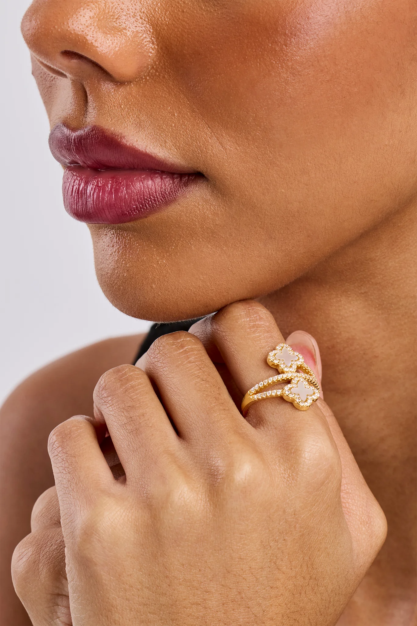 Mother Of Pearl Motif Twist Ring - 20mm - Gold - Image 2