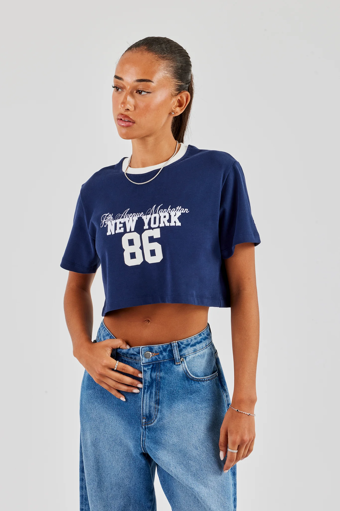 New York Contrast Cropped T-Shirt - Navy Blue - Image 4