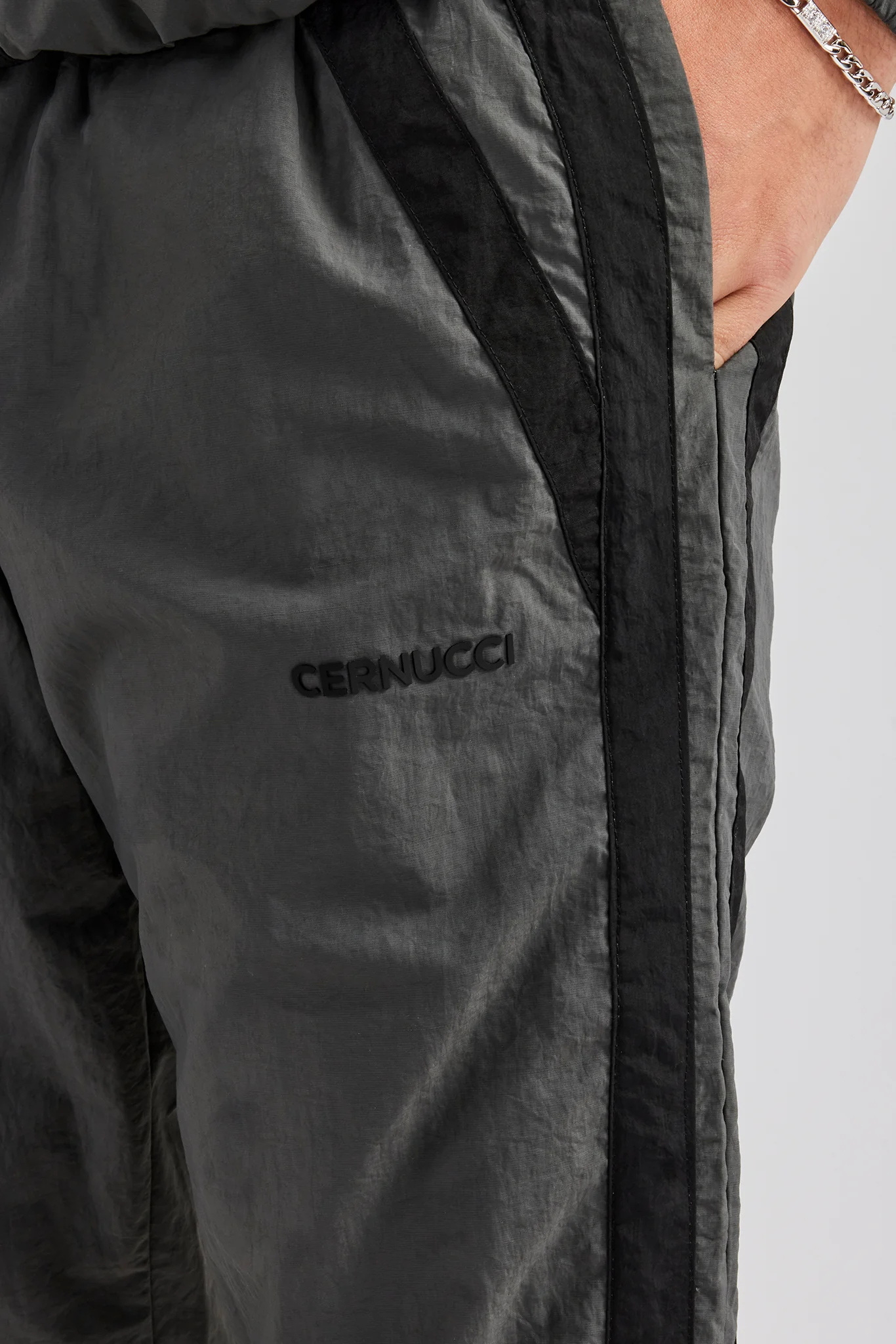 Nylon Colour Block Cuffed Jogger - Charcoal - Image 3