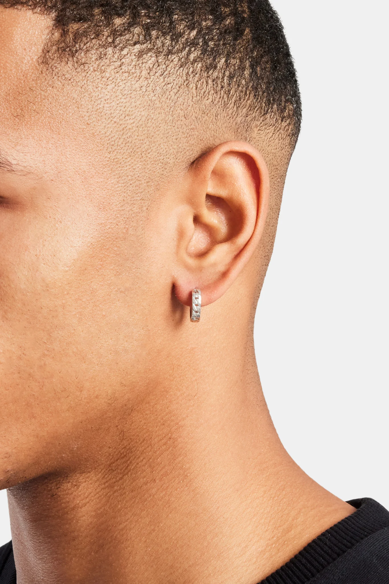 Polished Cuban Chain Huggie Earrings - Image 2