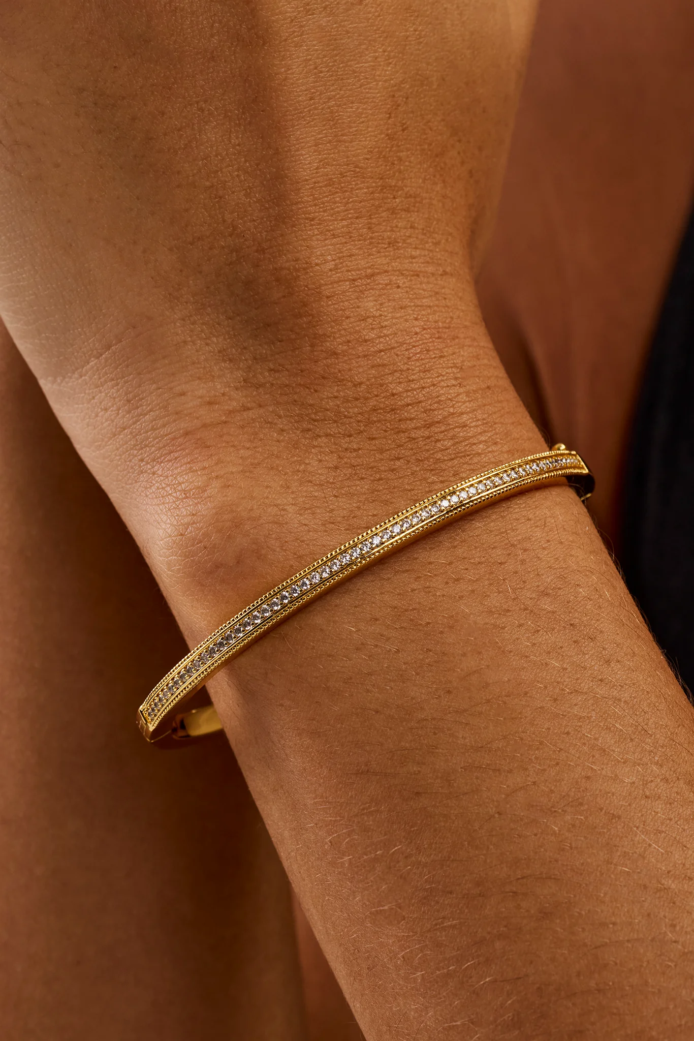 Polished & Iced Band Bangle - 4mm - Gold - Image 3