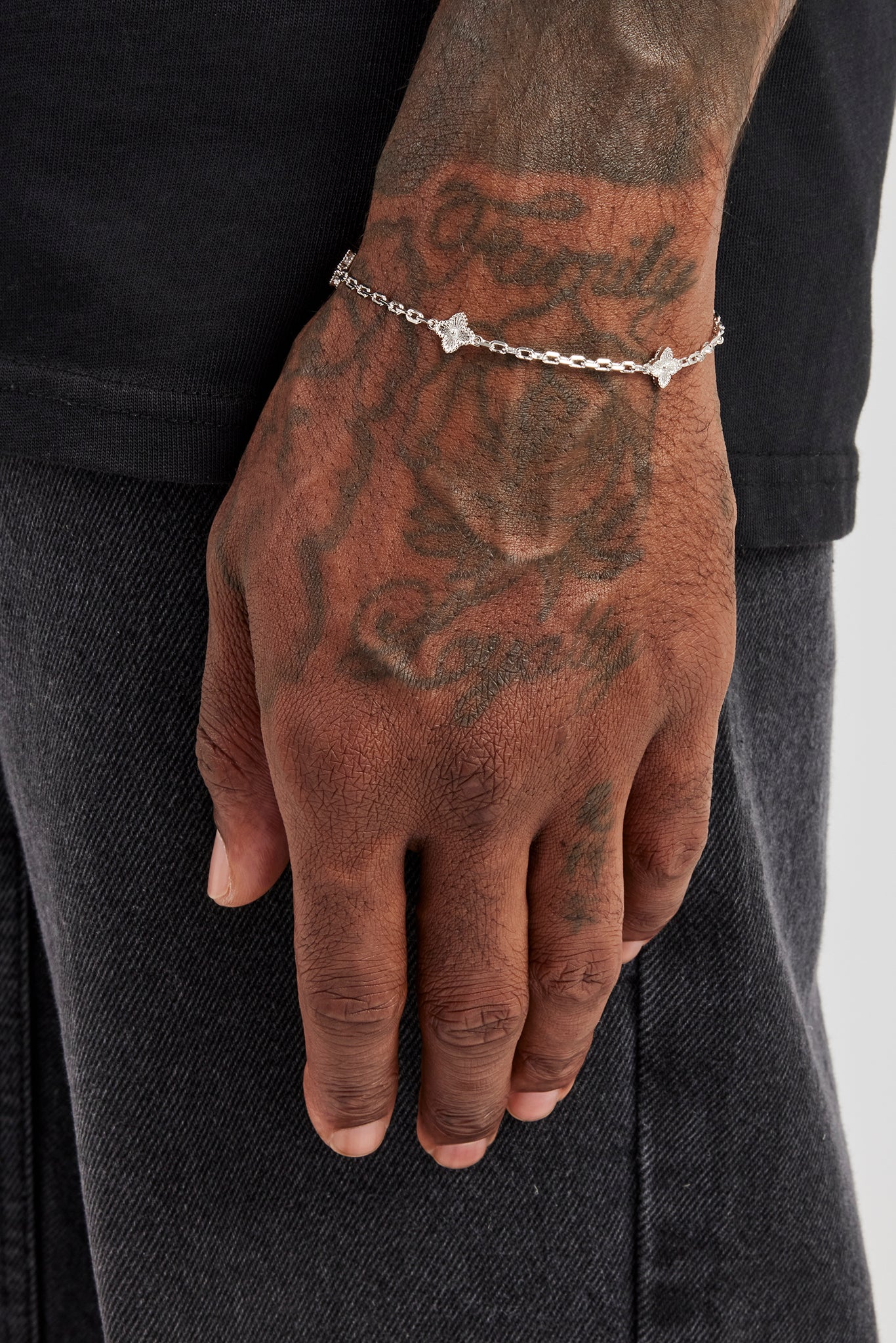 Polished Motif Rolo Bracelet - 8mm - Image 2