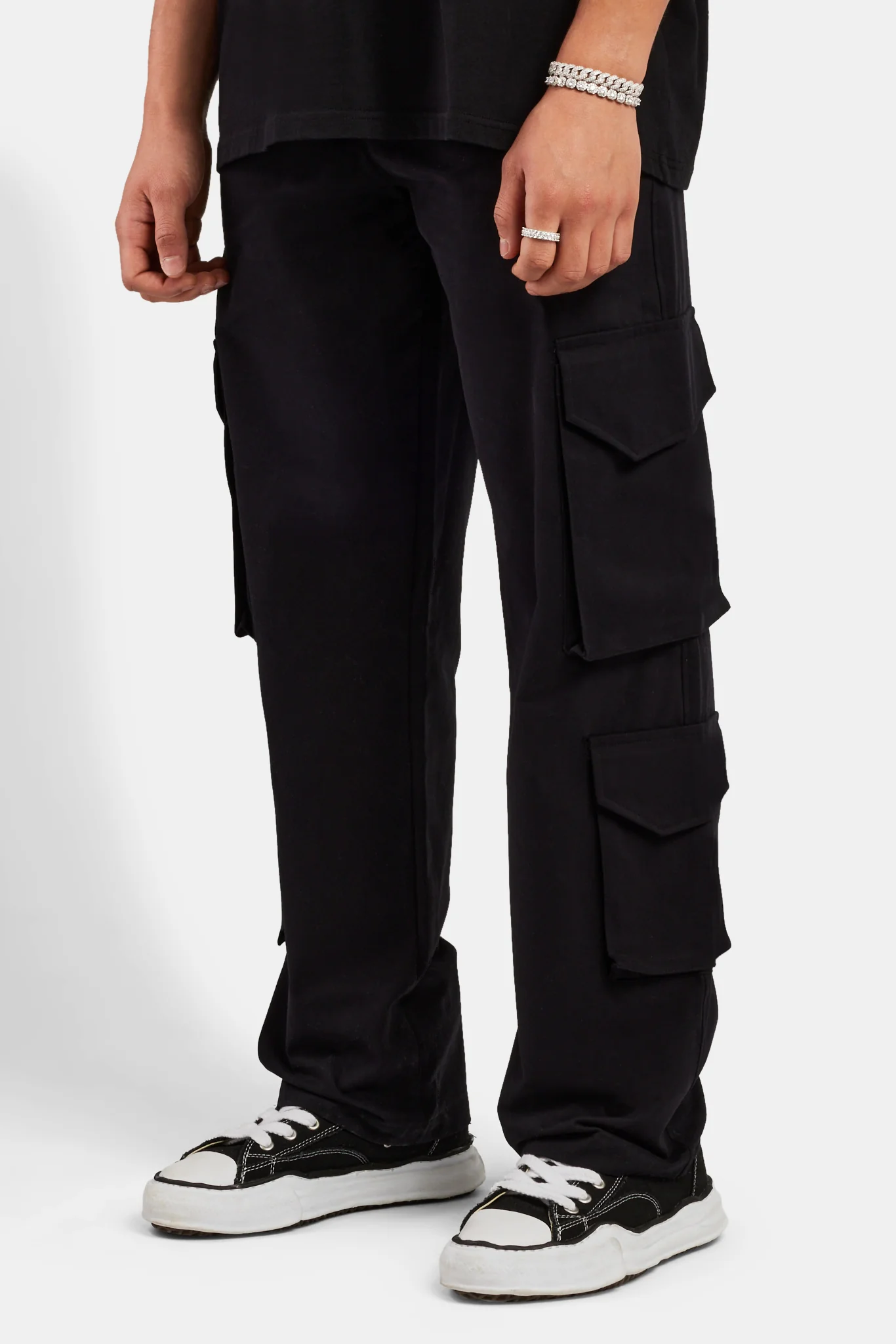 Relaxed Multi Pocket Cargo Trouser - Black - Image 2
