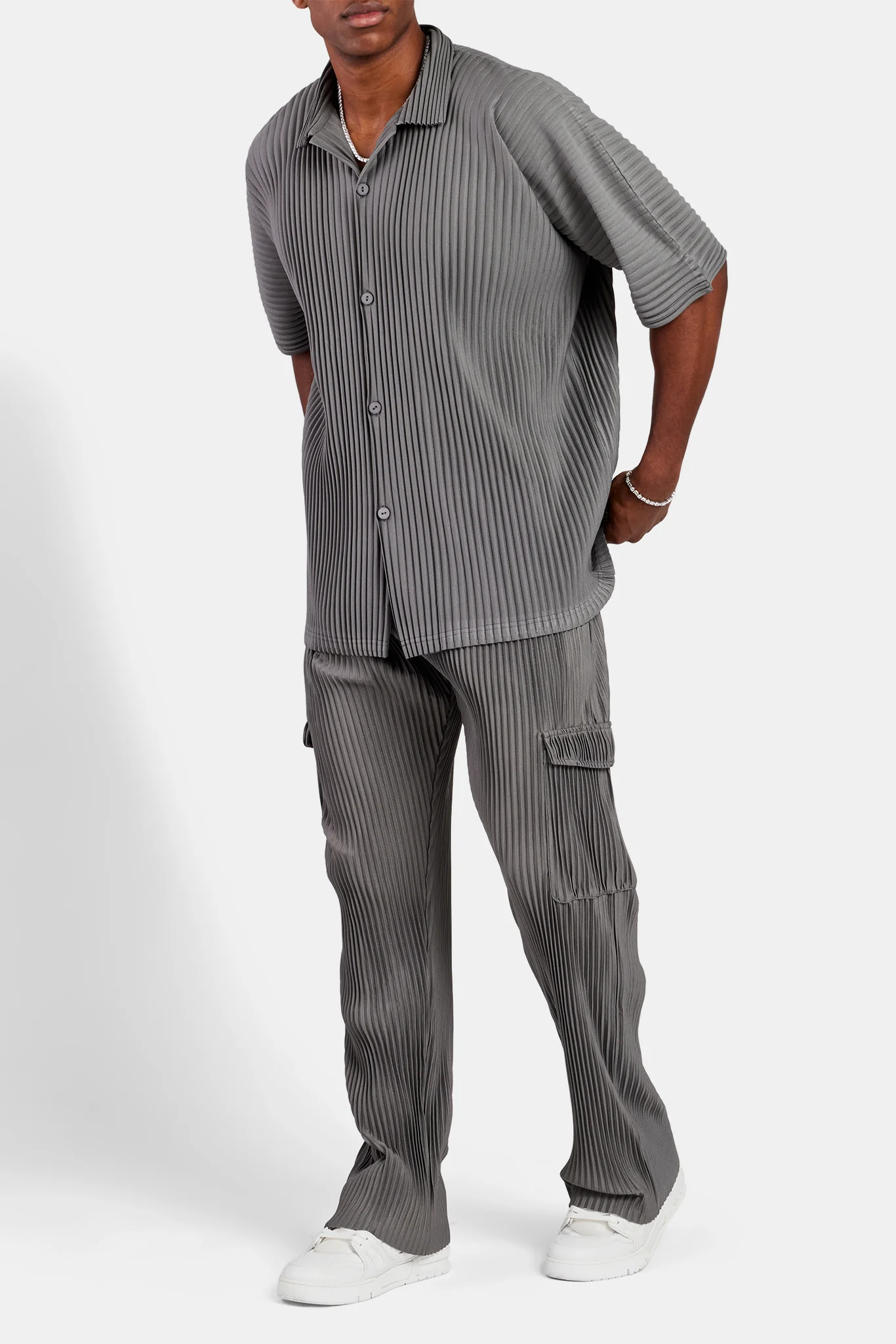 Relaxed Pleated Cargo Trouser - Dark Grey - Image 4