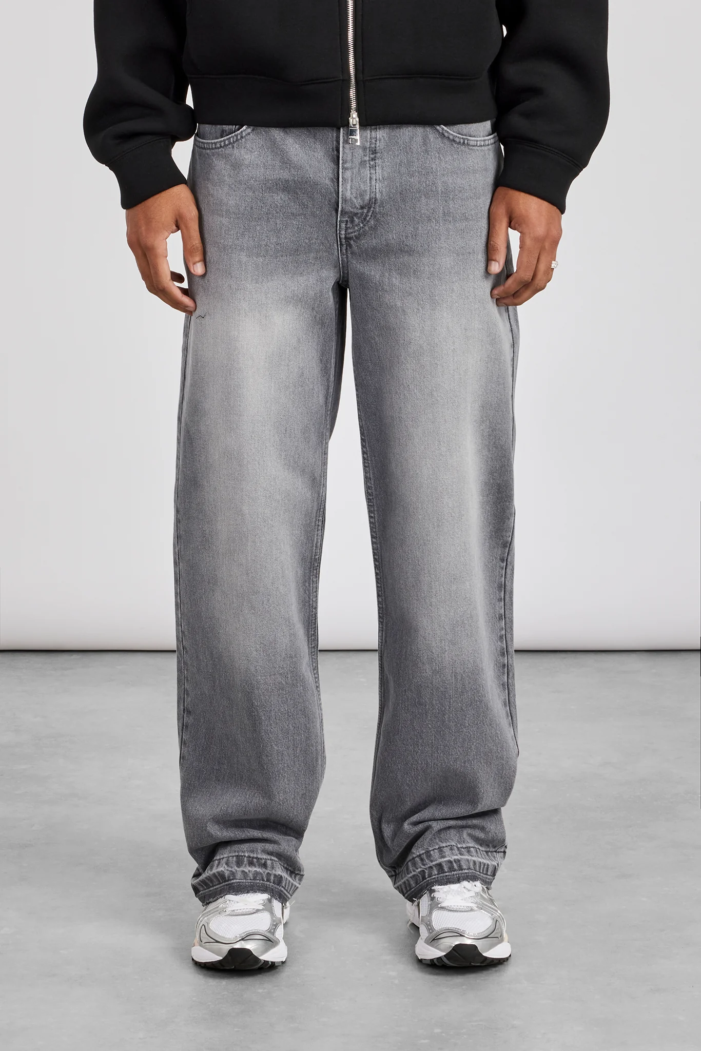 Relaxed Raw Hem Detail Jean - Washed Grey - Image 3