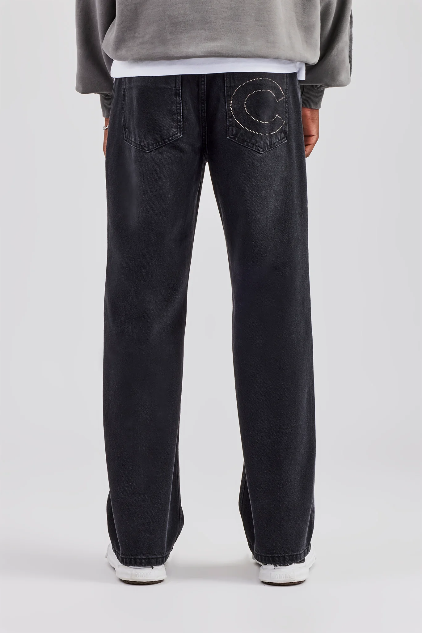Relaxed Rhinestone Pocket Detail Jeans  - True Black - Image 4