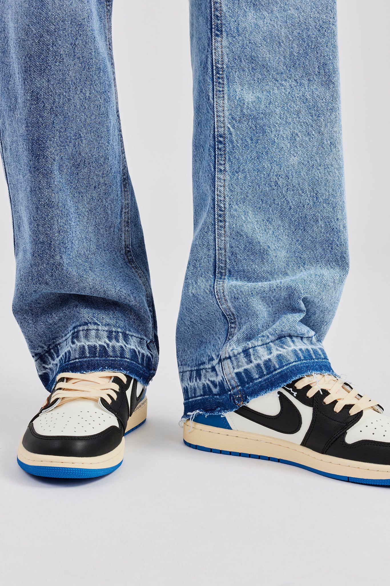 Relaxed Two Tone Relaxed Jeans - Blue - Image 3