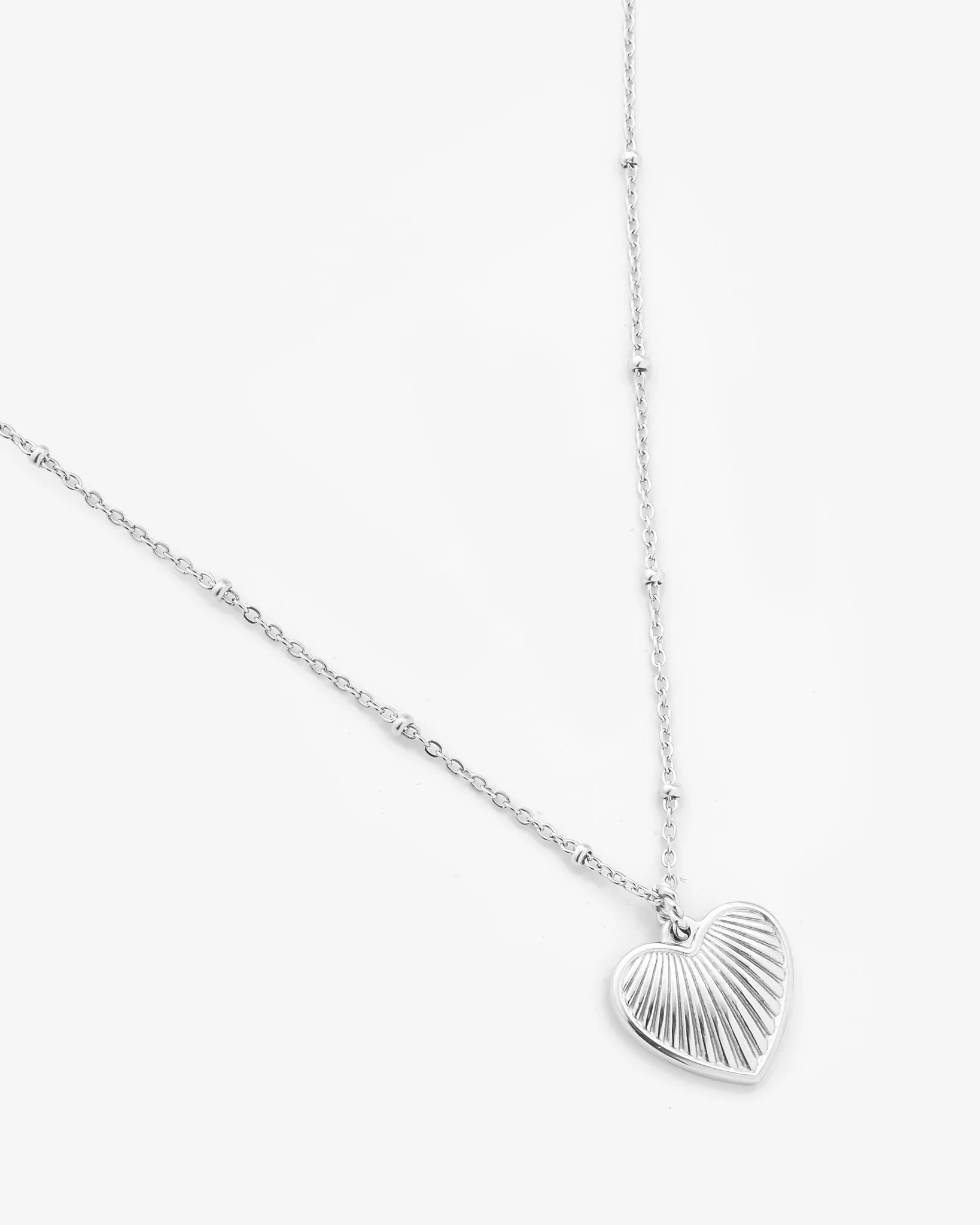 Vintage Textured Heart Charm Necklace - Image 2