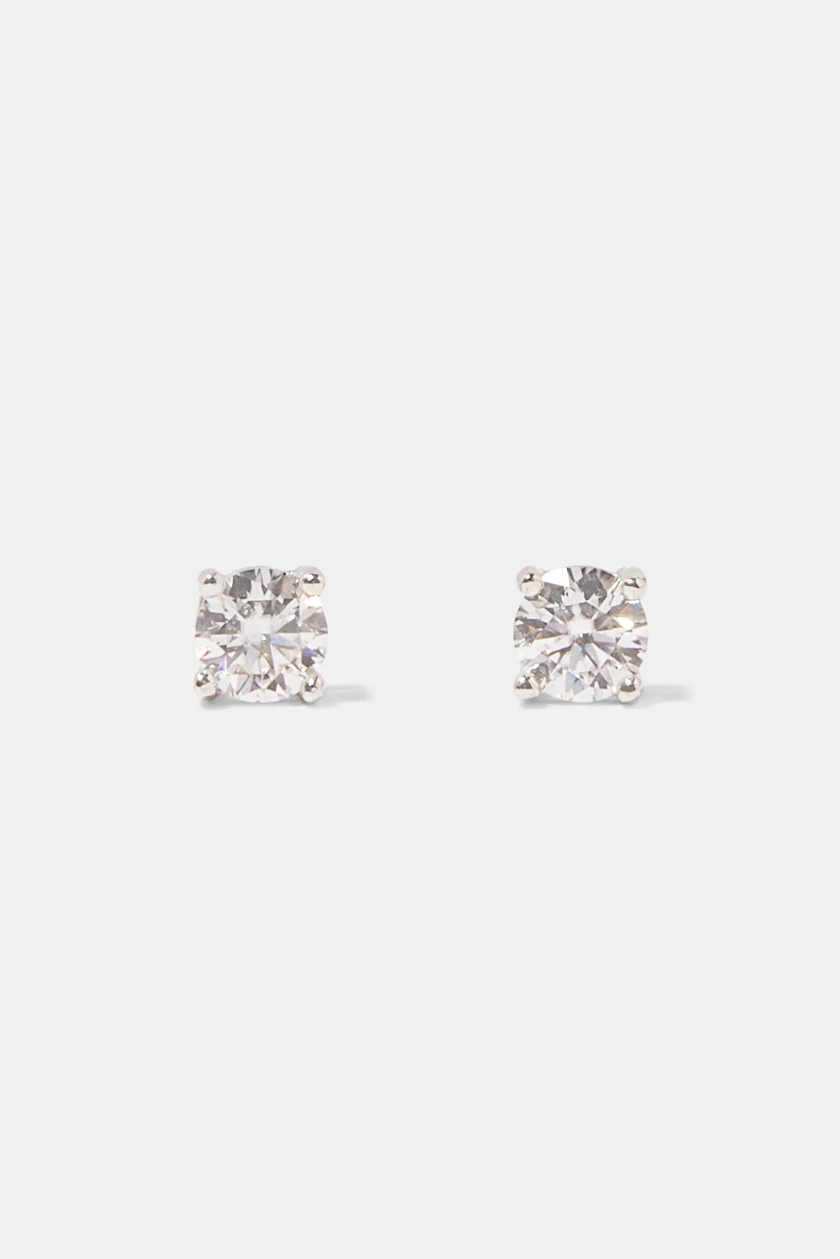 Women's Moissanite Round Stud Earrings - 4mm - Image 3